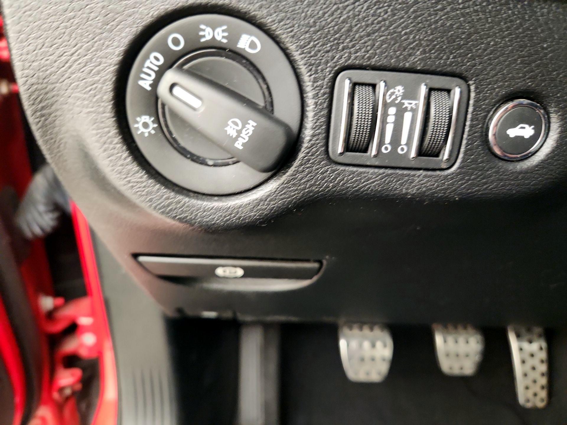 Thumbnail: 2019 Dodge Challenger - 13