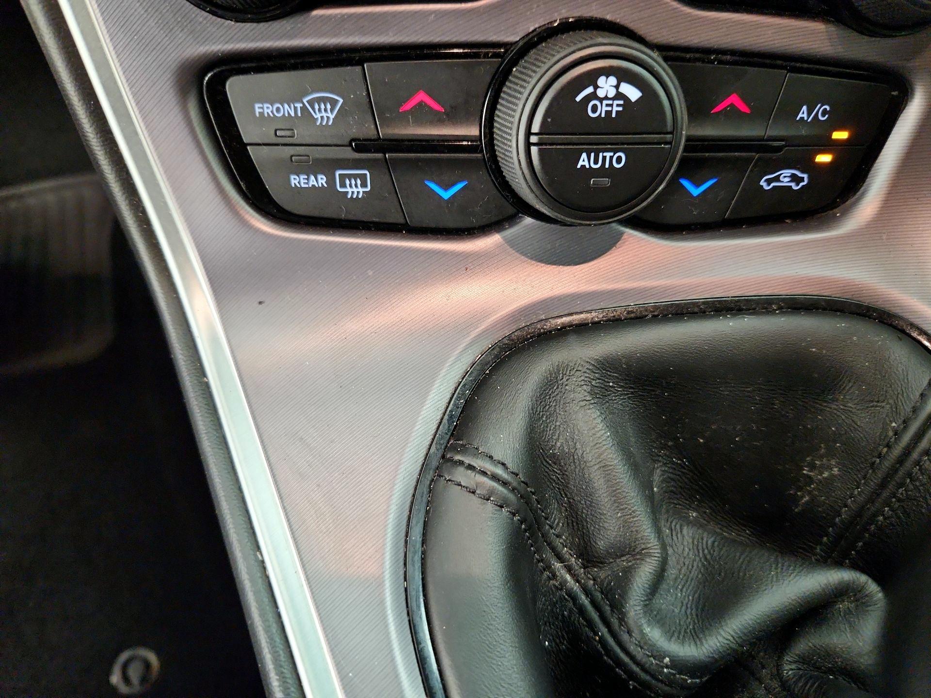 Thumbnail: 2019 Dodge Challenger - 15