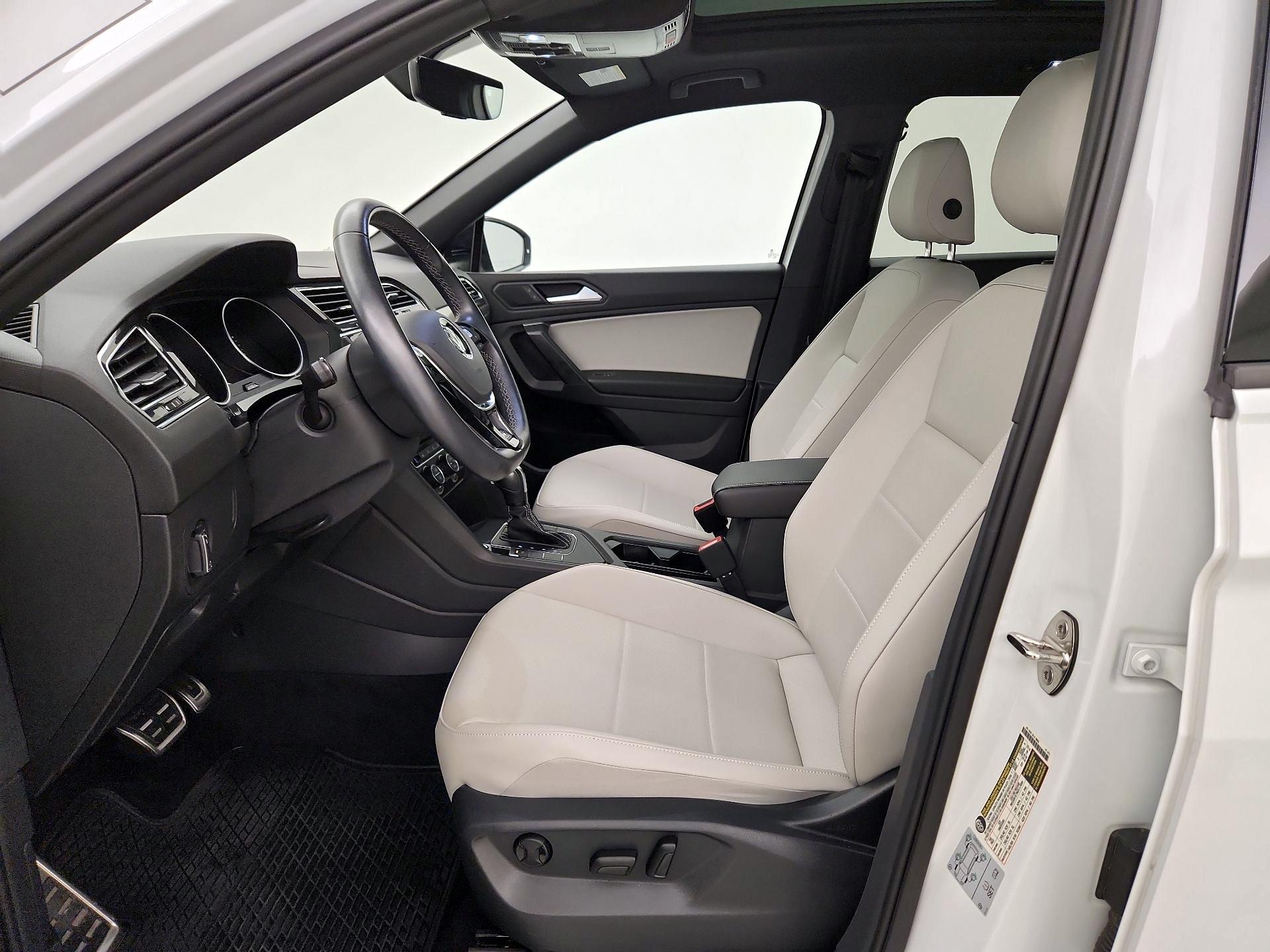 Thumbnail: 2021 Volkswagen Tiguan - 11
