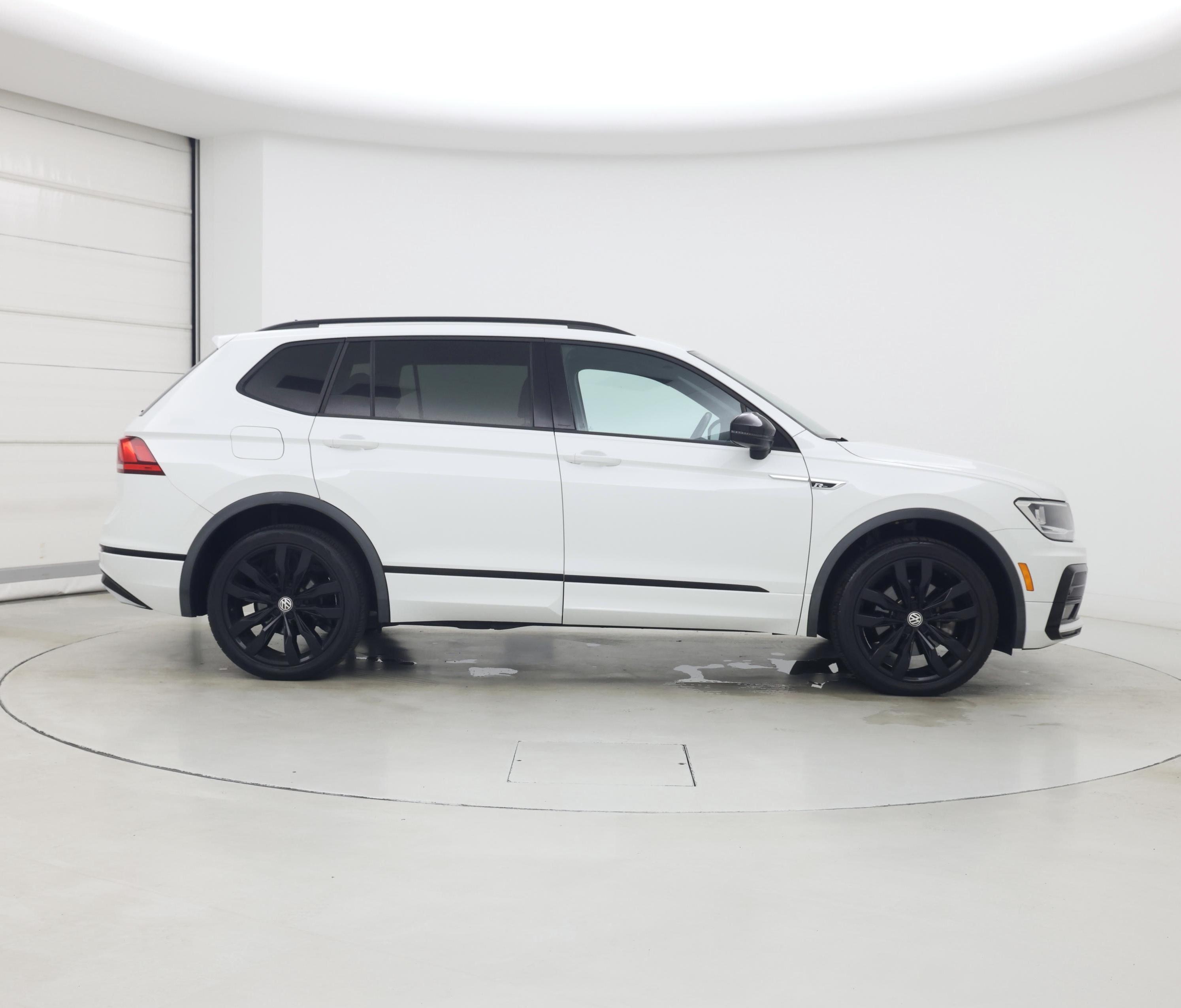 Thumbnail: 2021 Volkswagen Tiguan - 7