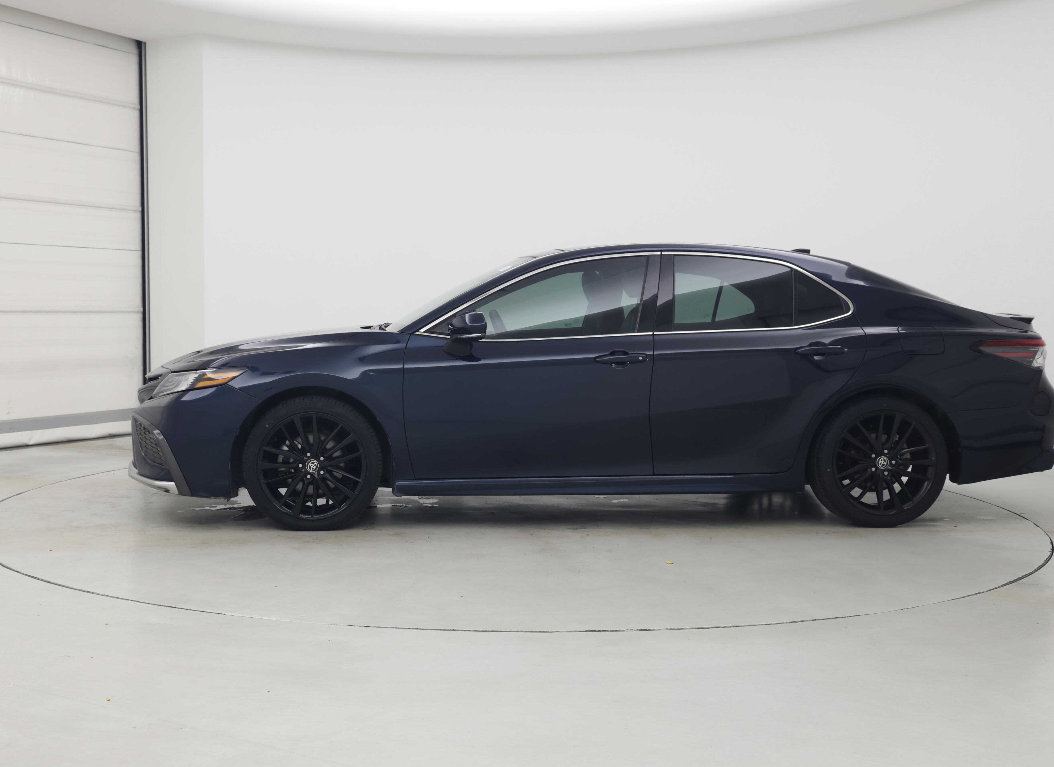 Thumbnail: 2021 Toyota Camry - 3