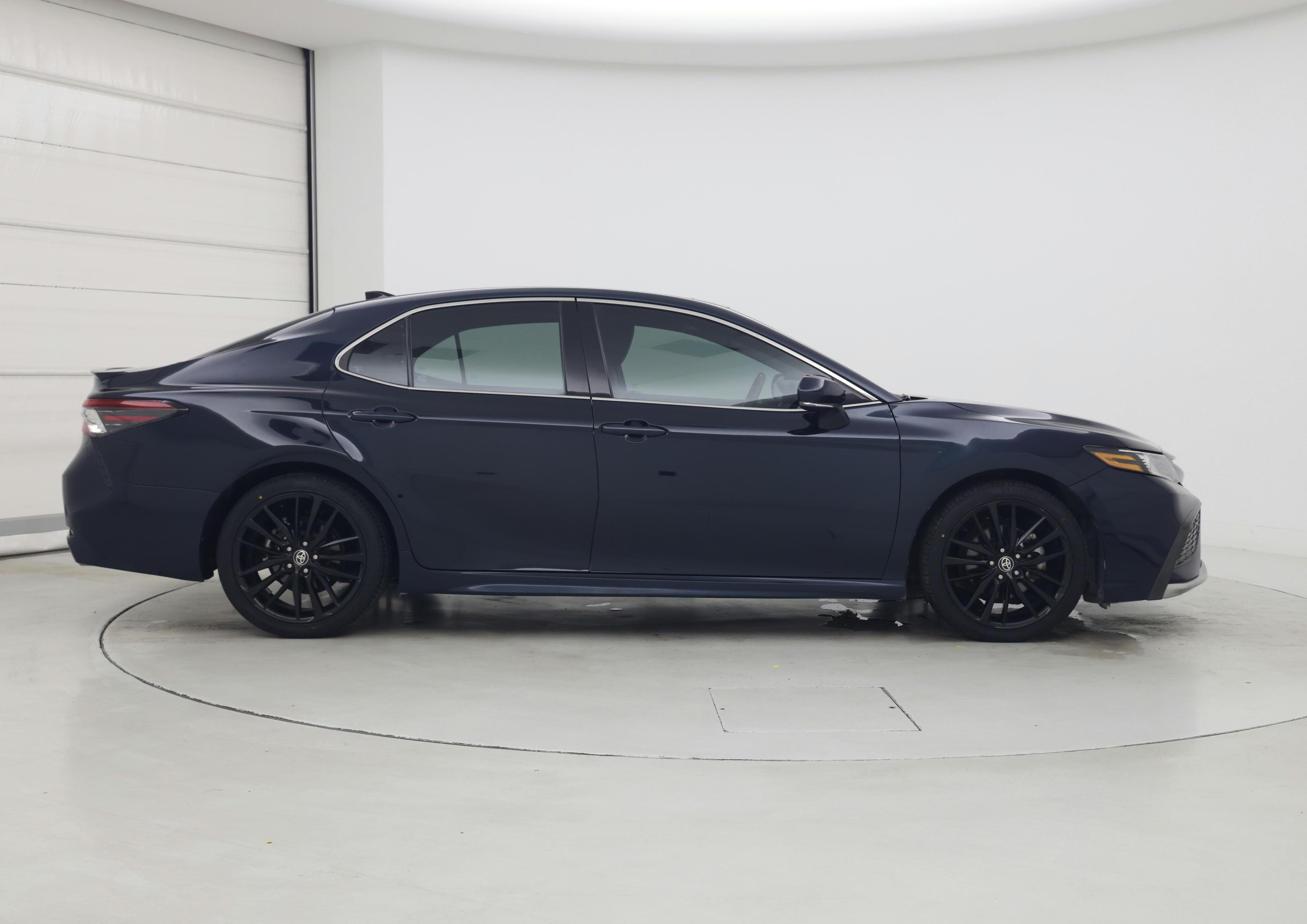 Thumbnail: 2021 Toyota Camry - 7