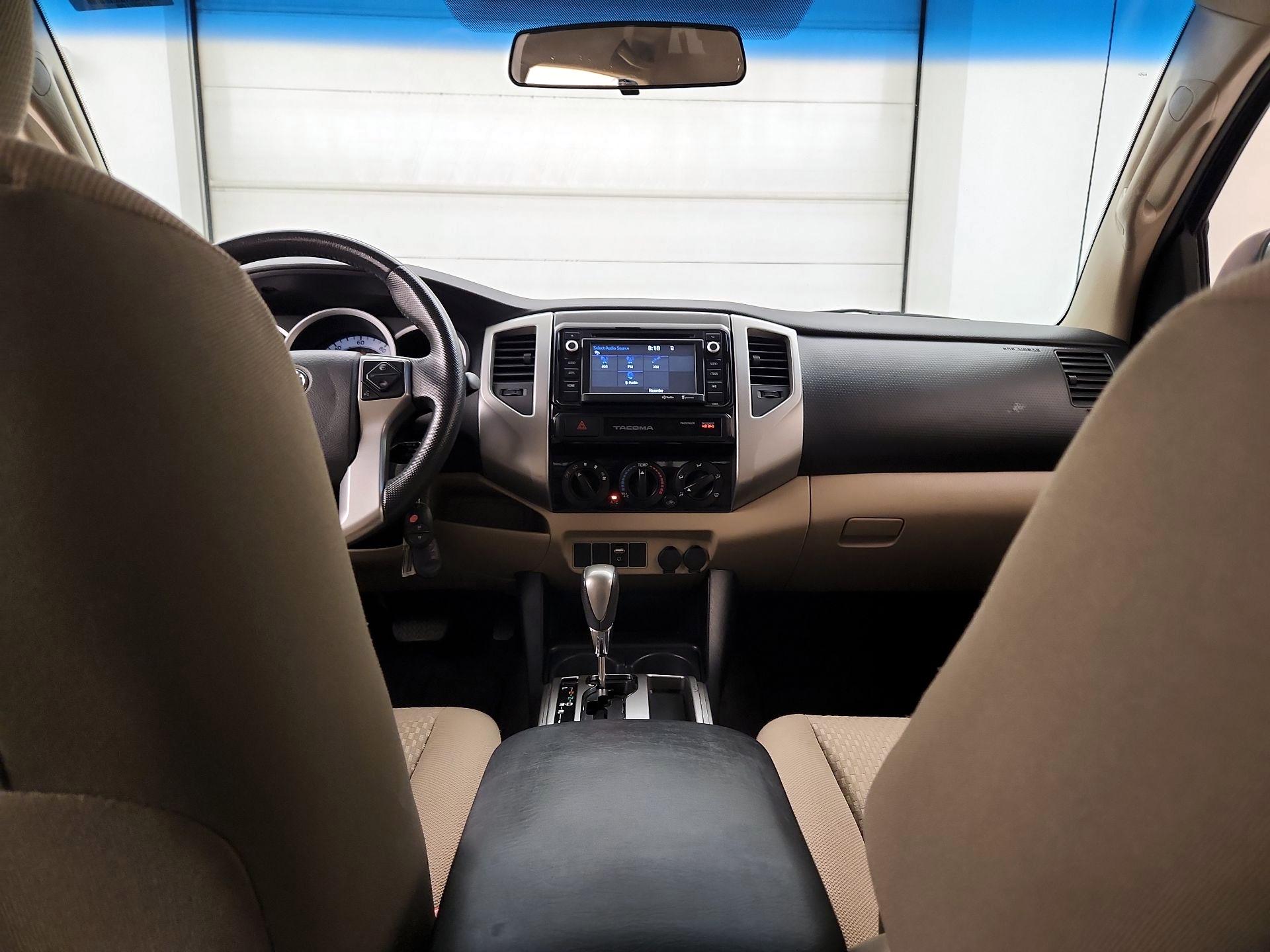 Thumbnail: 2015 Toyota Tacoma - 9
