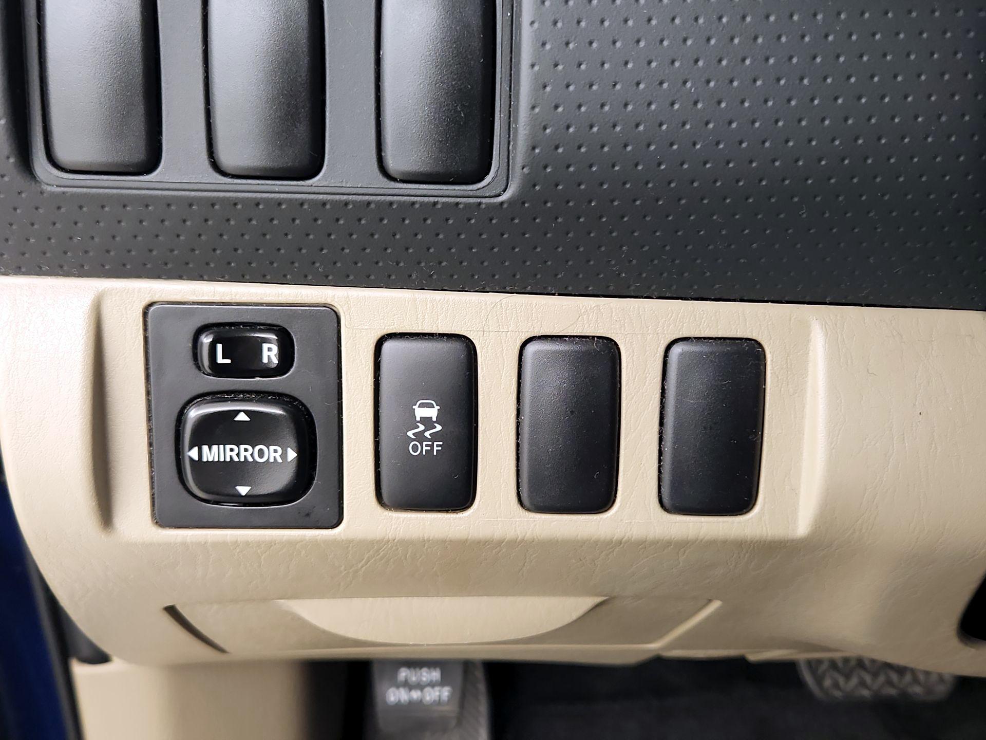 Thumbnail: 2015 Toyota Tacoma - 13