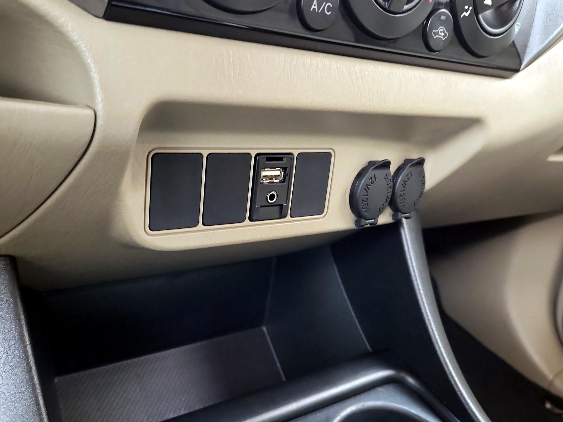 Thumbnail: 2015 Toyota Tacoma - 18