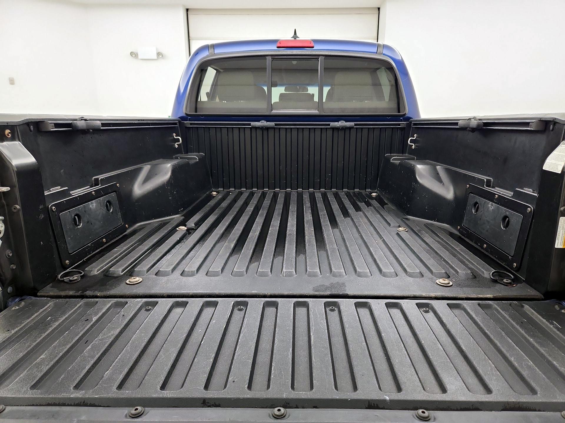 Thumbnail: 2015 Toyota Tacoma - 20
