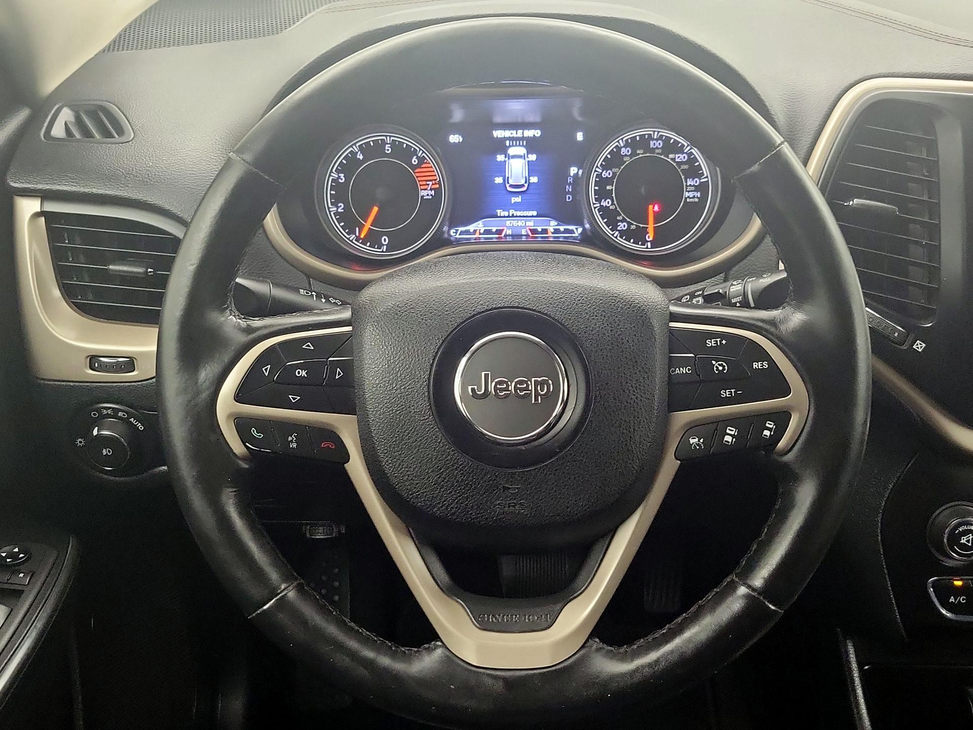 Thumbnail: 2016 Jeep Cherokee - 10