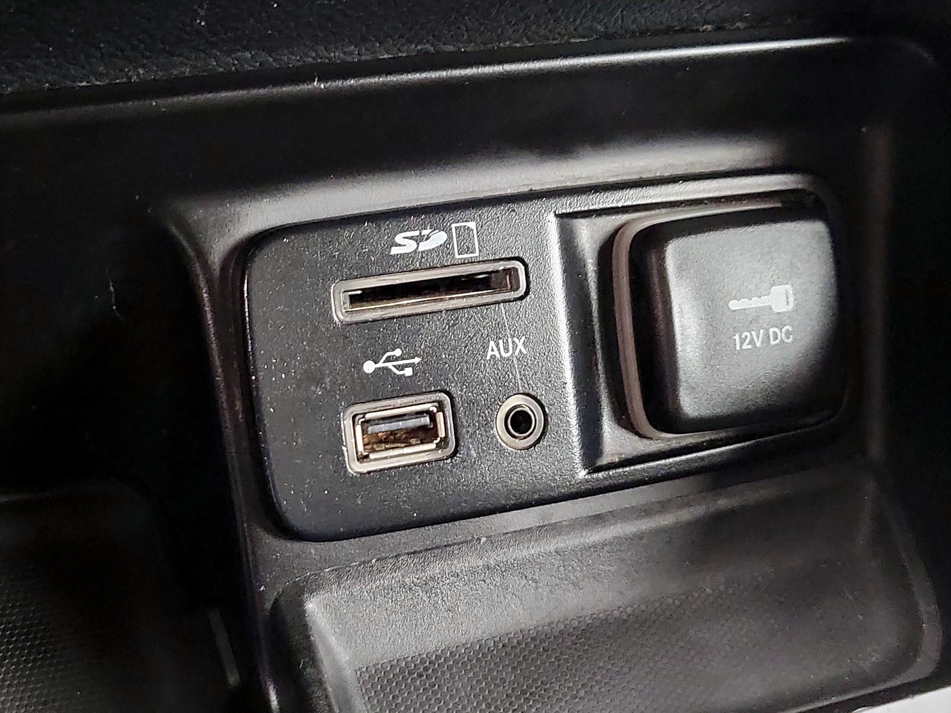 Thumbnail: 2016 Jeep Cherokee - 18