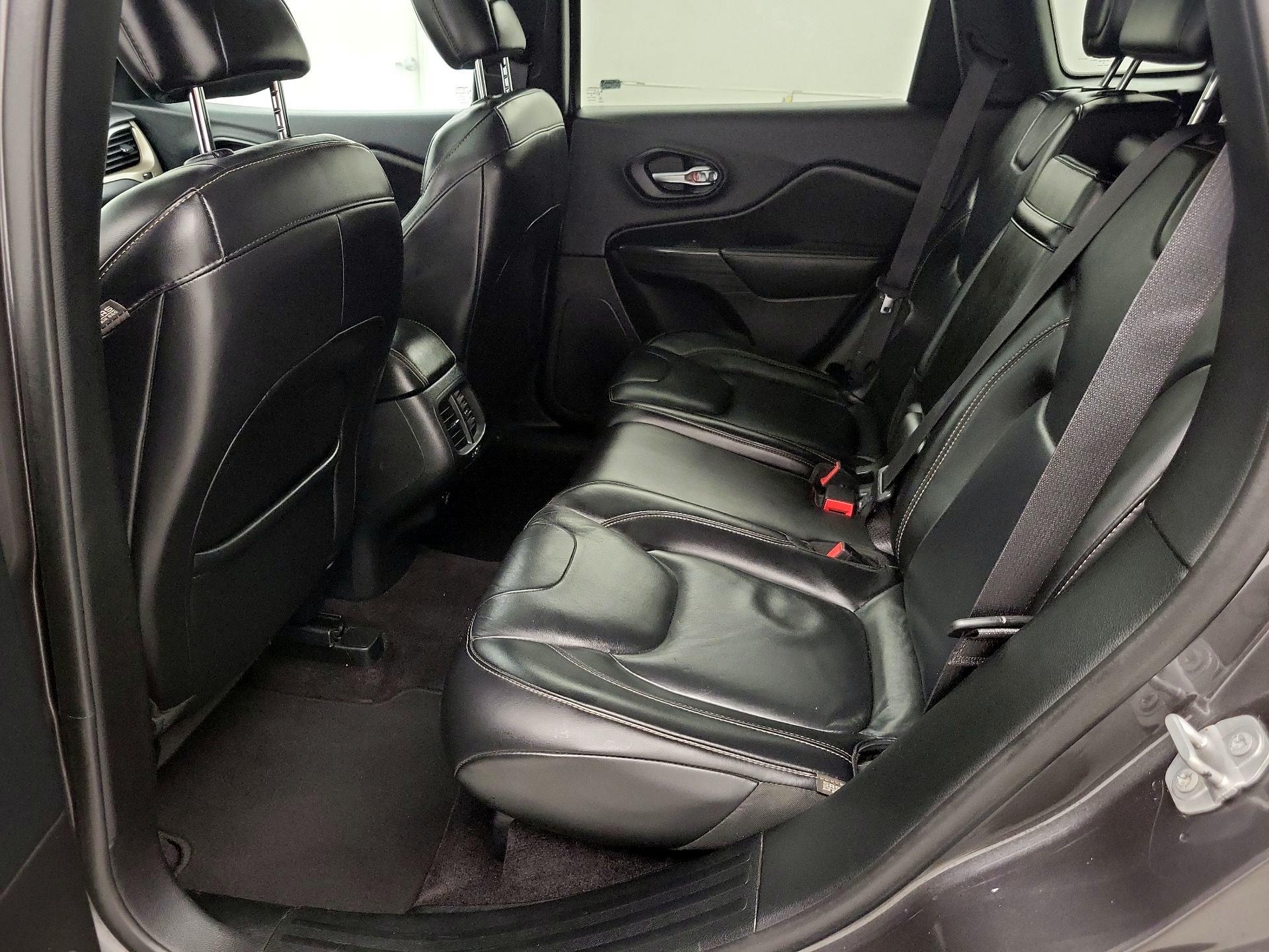 Thumbnail: 2016 Jeep Cherokee - 20