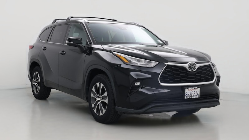 2020 Toyota Highlander XLE Hero Image