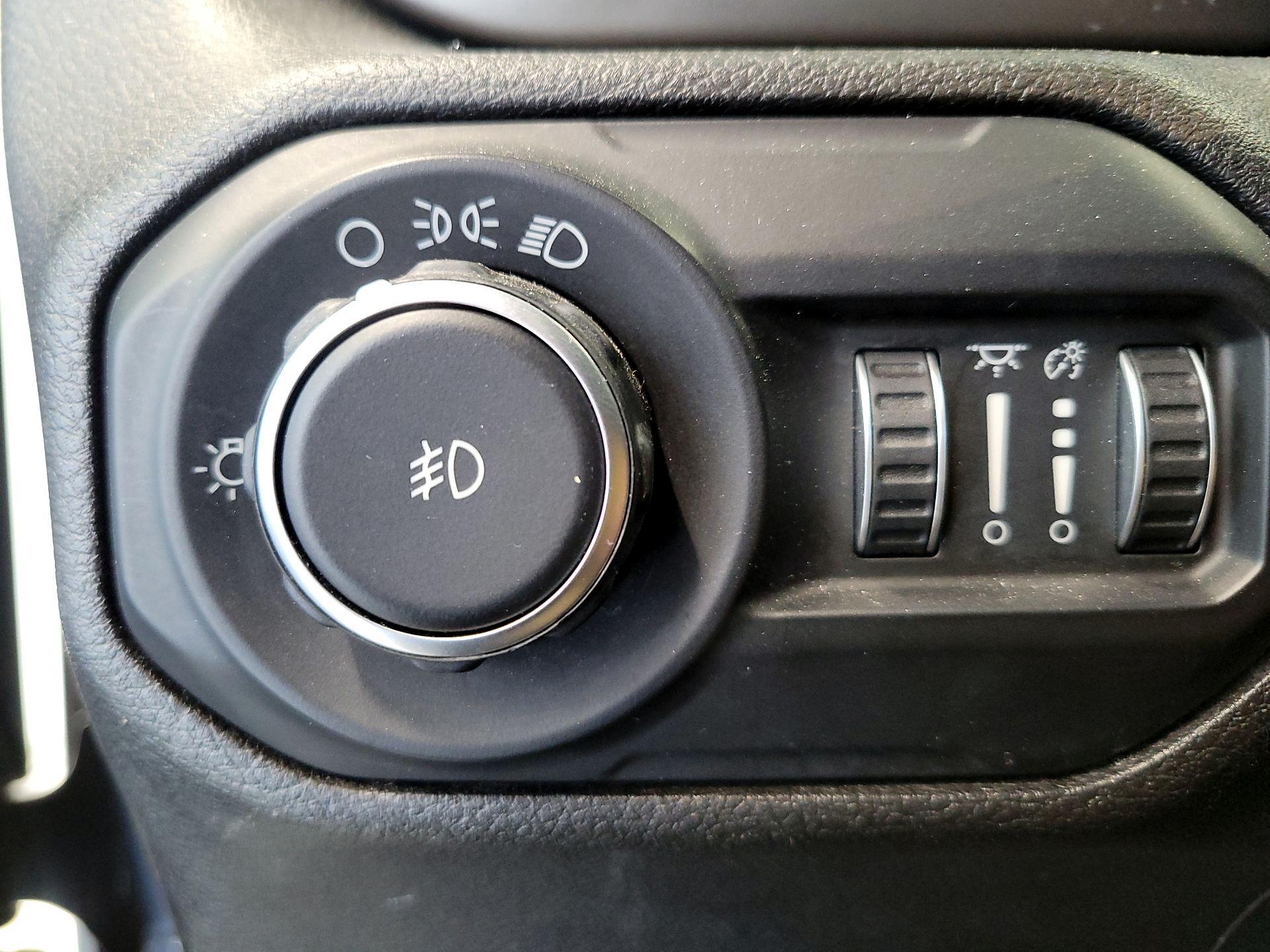 Thumbnail: 2019 Jeep Wrangler - 13