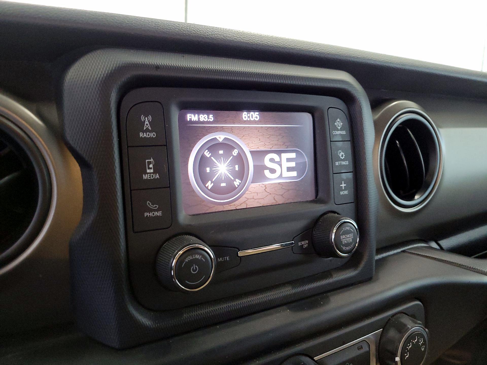 Thumbnail: 2019 Jeep Wrangler - 14