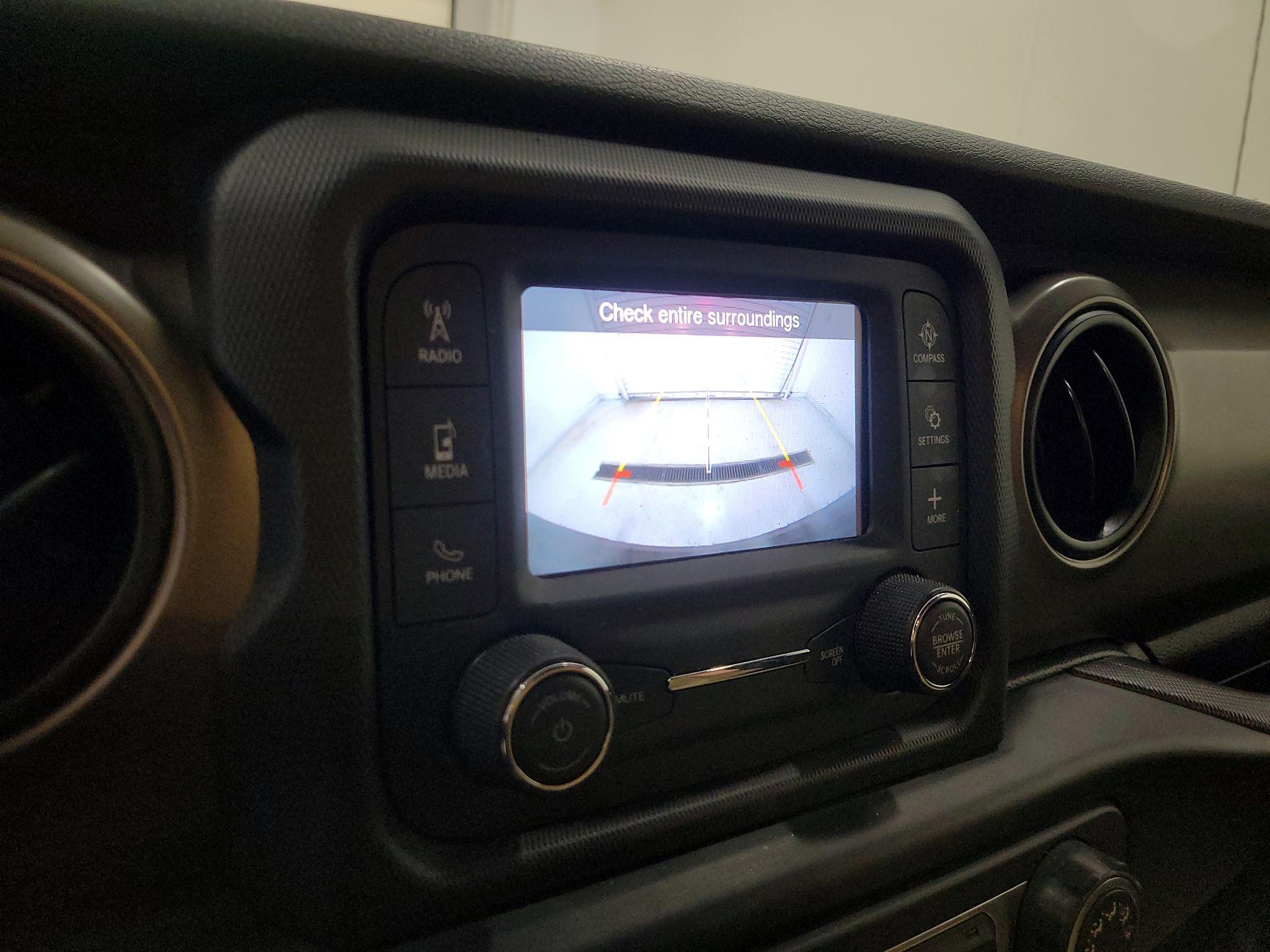 Thumbnail: 2019 Jeep Wrangler - 15