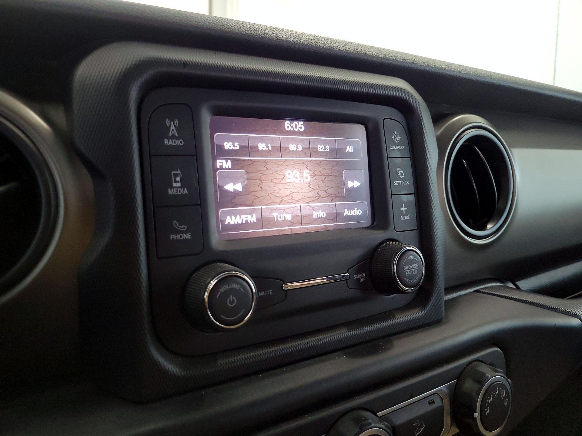 Thumbnail: 2019 Jeep Wrangler - 16