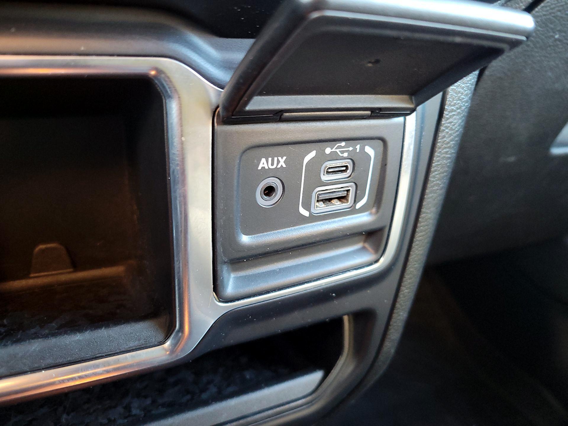 Thumbnail: 2019 Jeep Wrangler - 19