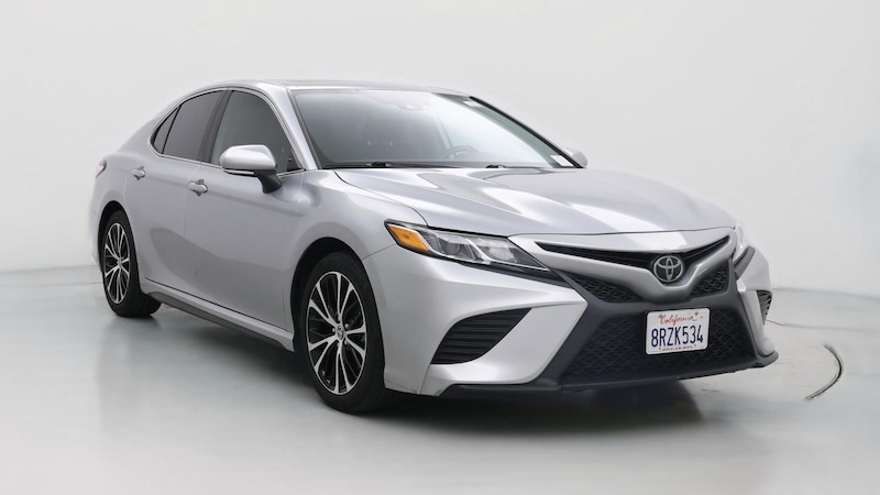 2020 Toyota Camry SE Hero Image