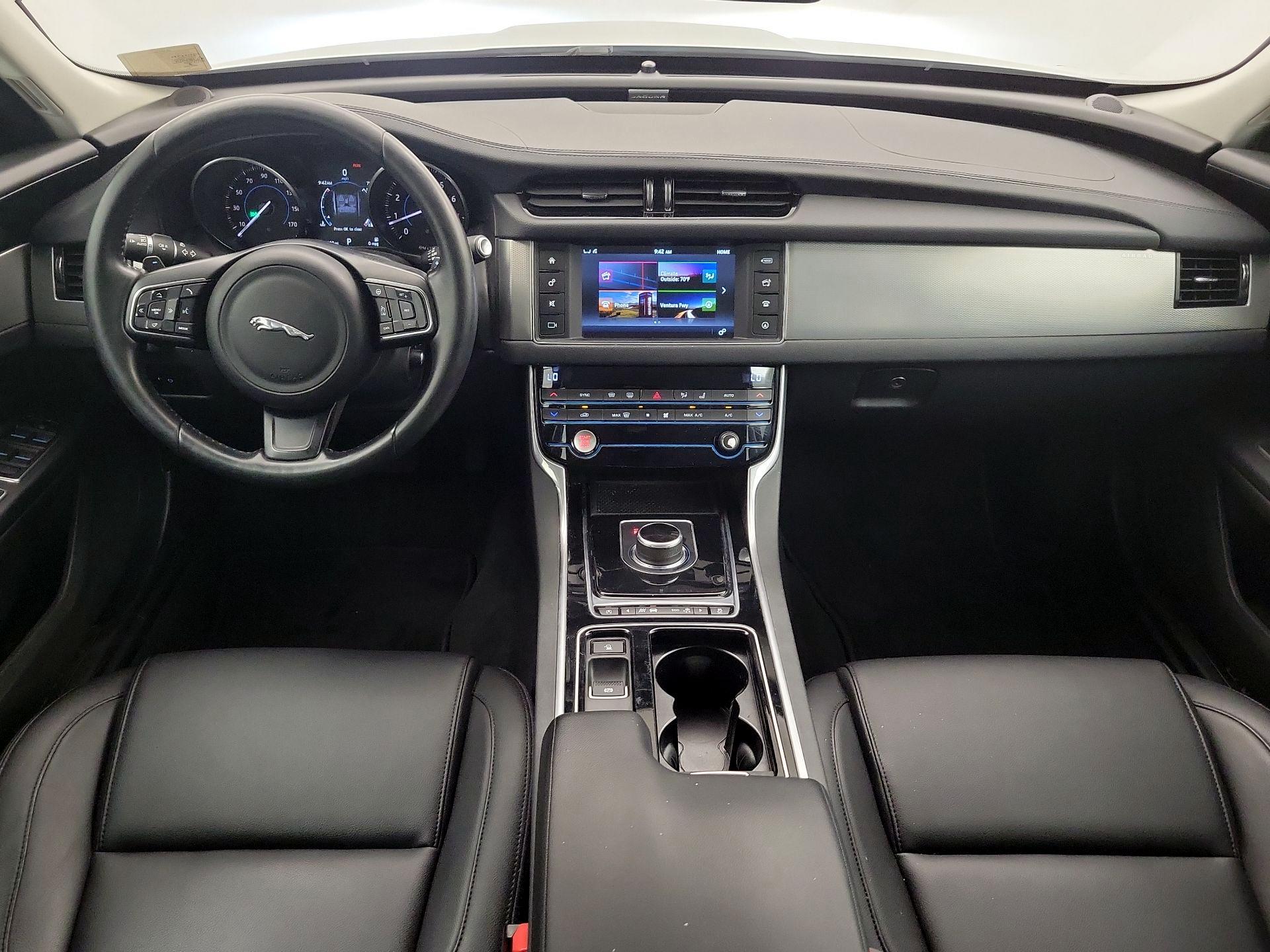 Thumbnail: 2017 Jaguar XF - 9