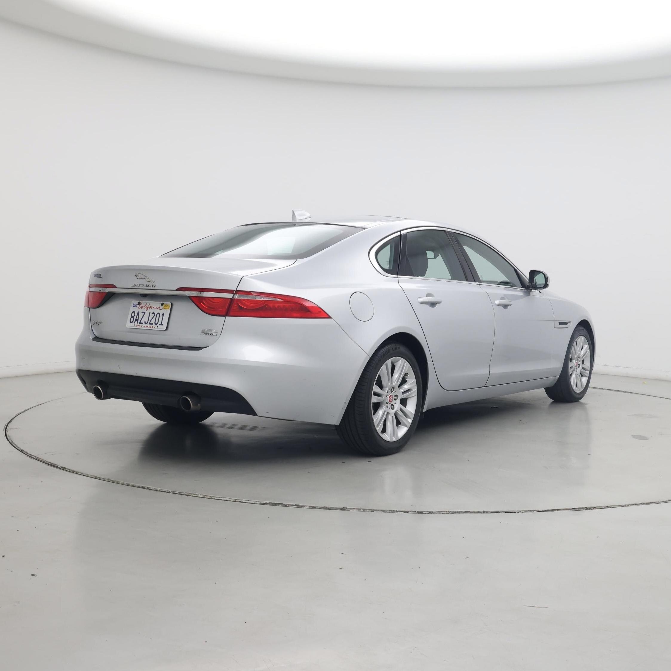 Thumbnail: 2017 Jaguar XF - 8