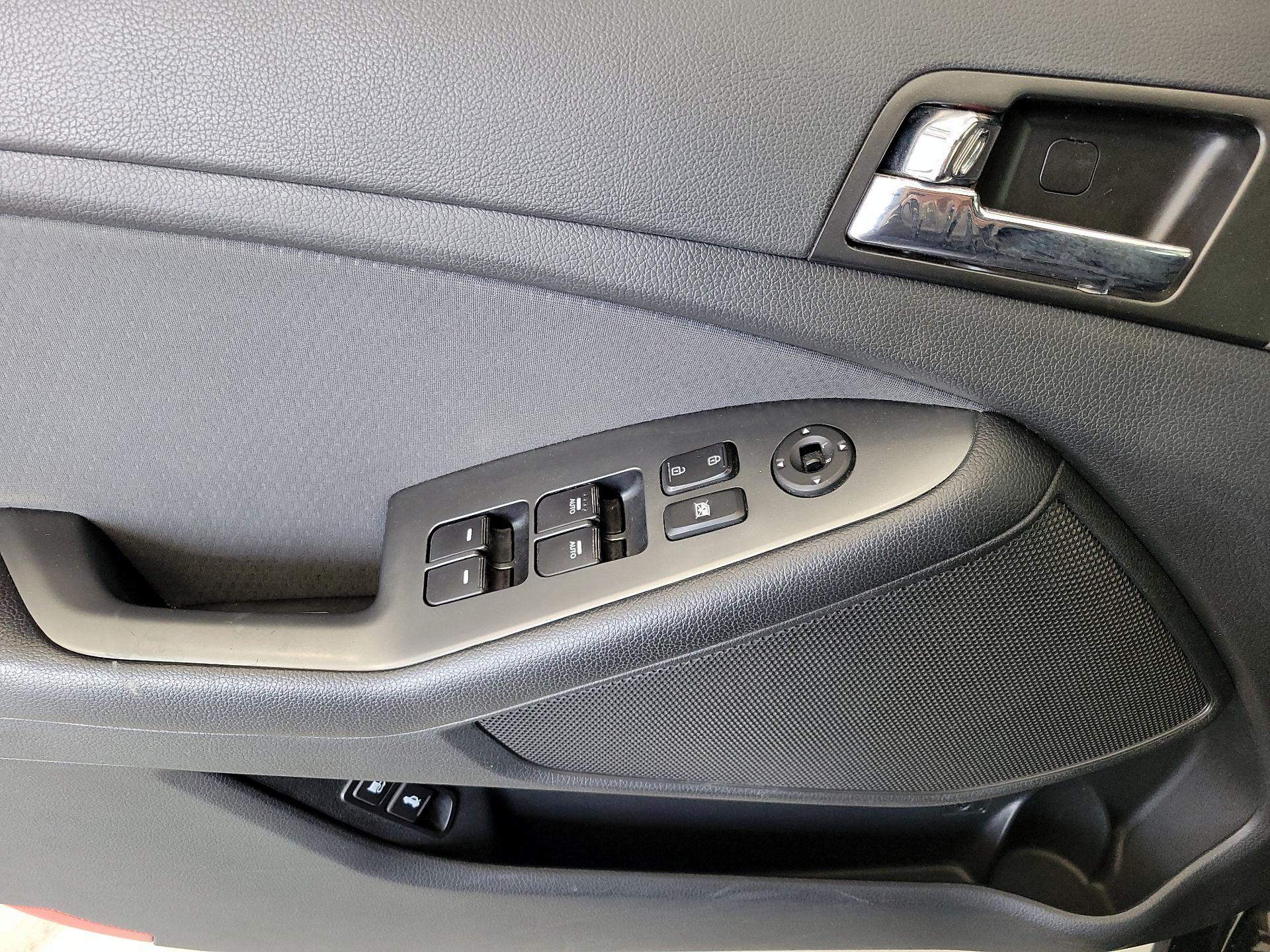 Thumbnail: 2013 Kia Optima - 10