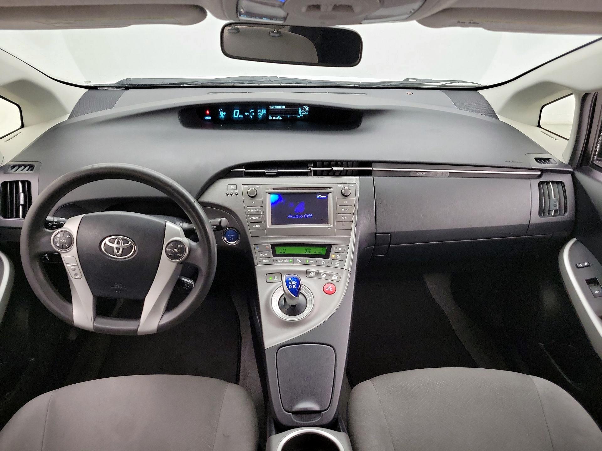 Thumbnail: 2014 Toyota Prius - 9