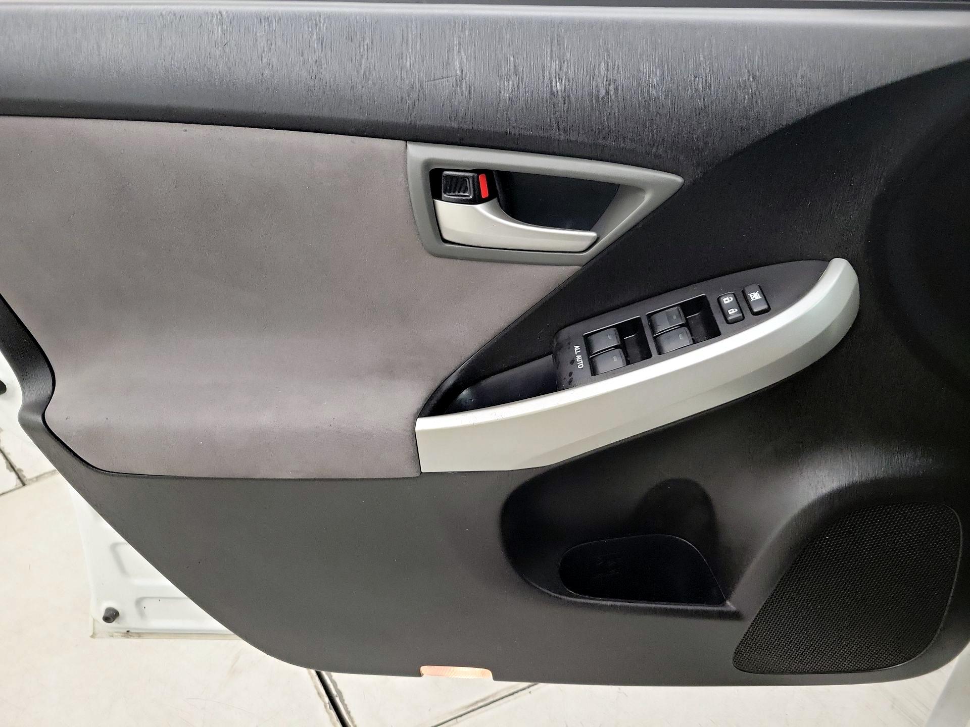 Thumbnail: 2014 Toyota Prius - 12