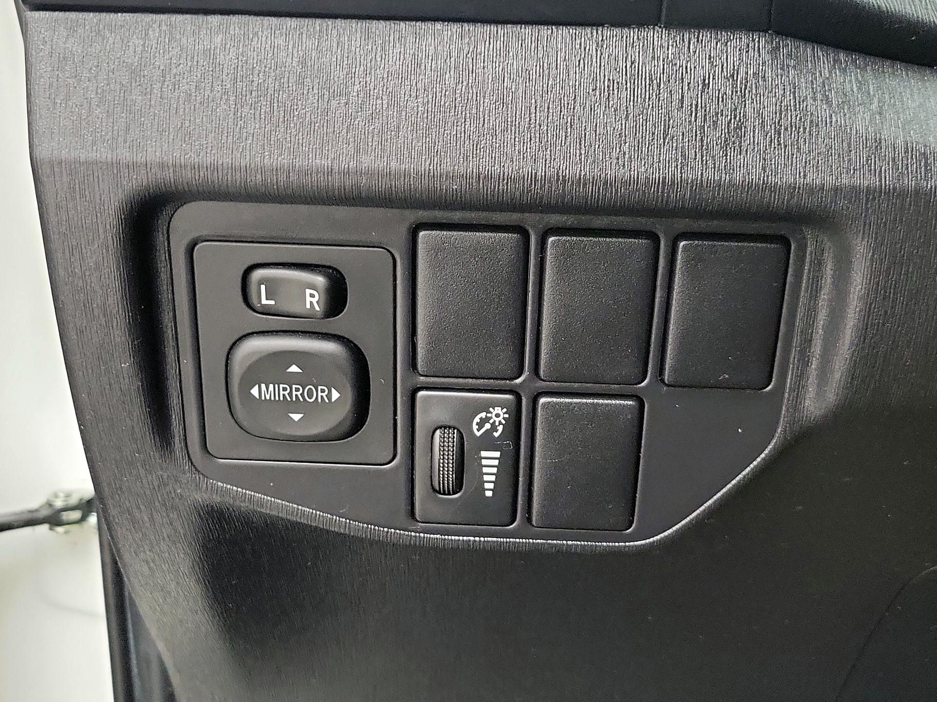Thumbnail: 2014 Toyota Prius - 13