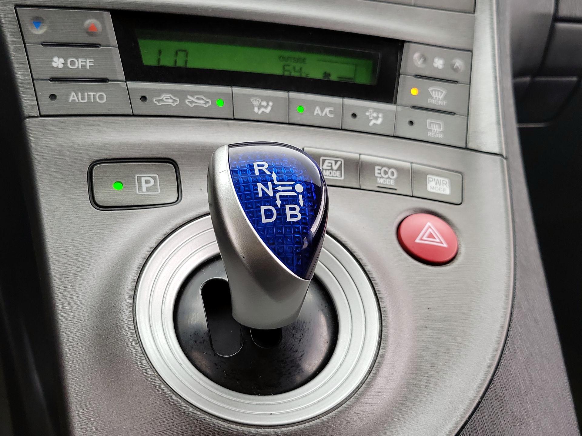 Thumbnail: 2014 Toyota Prius - 16