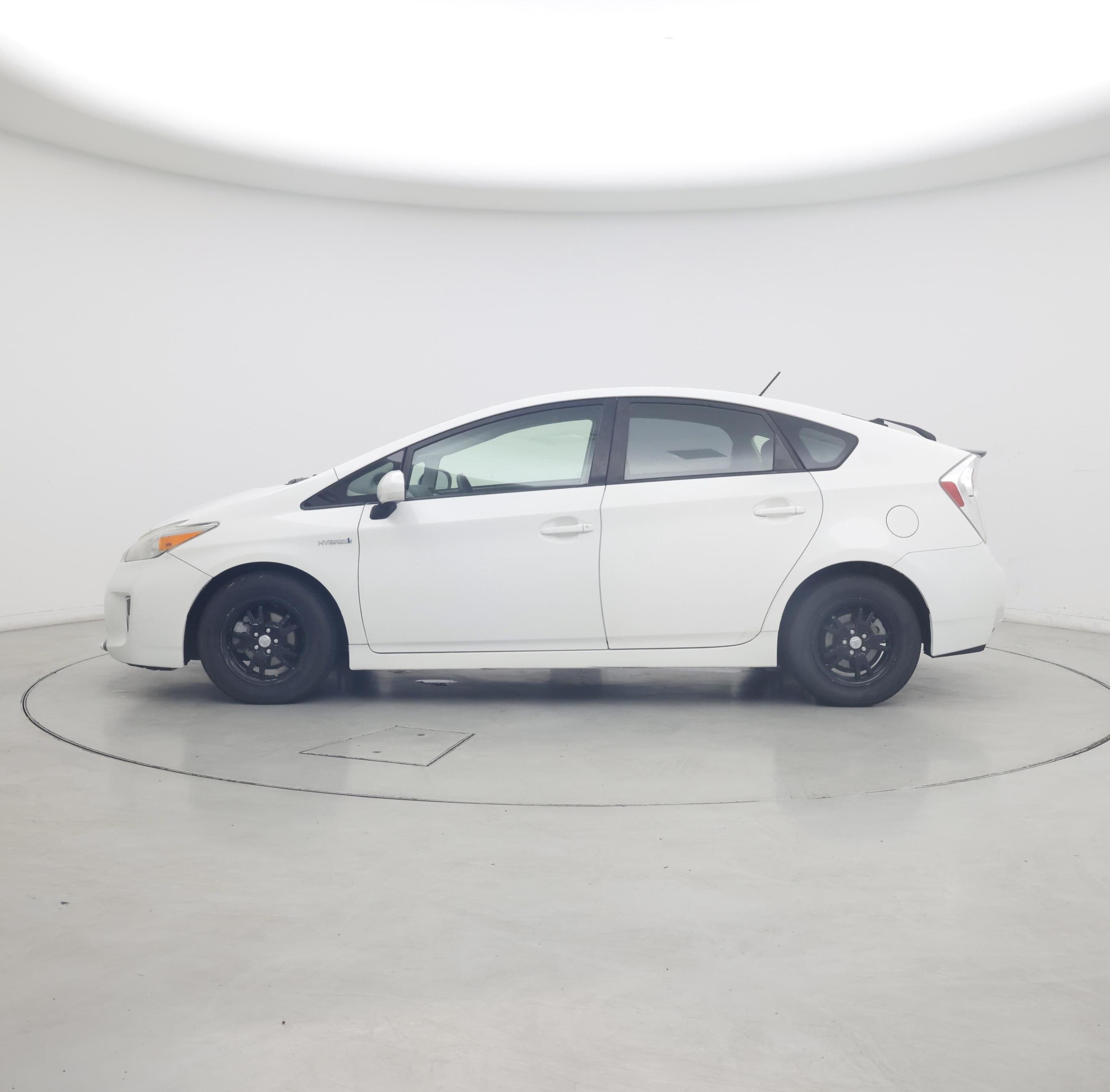 Thumbnail: 2014 Toyota Prius - 3