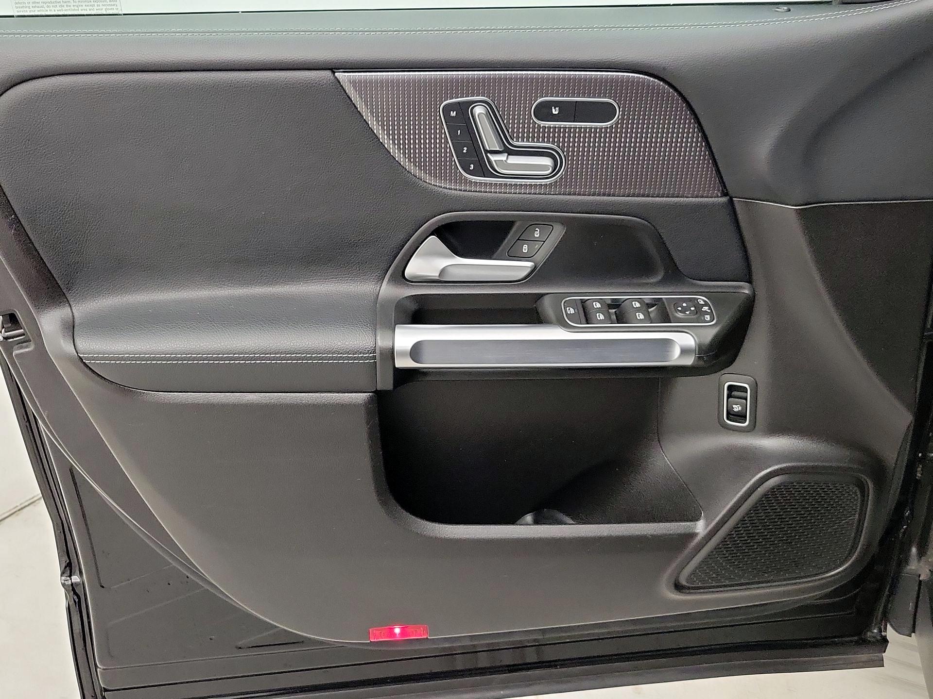 Thumbnail: 2020 Mercedes-Benz GLB - 12