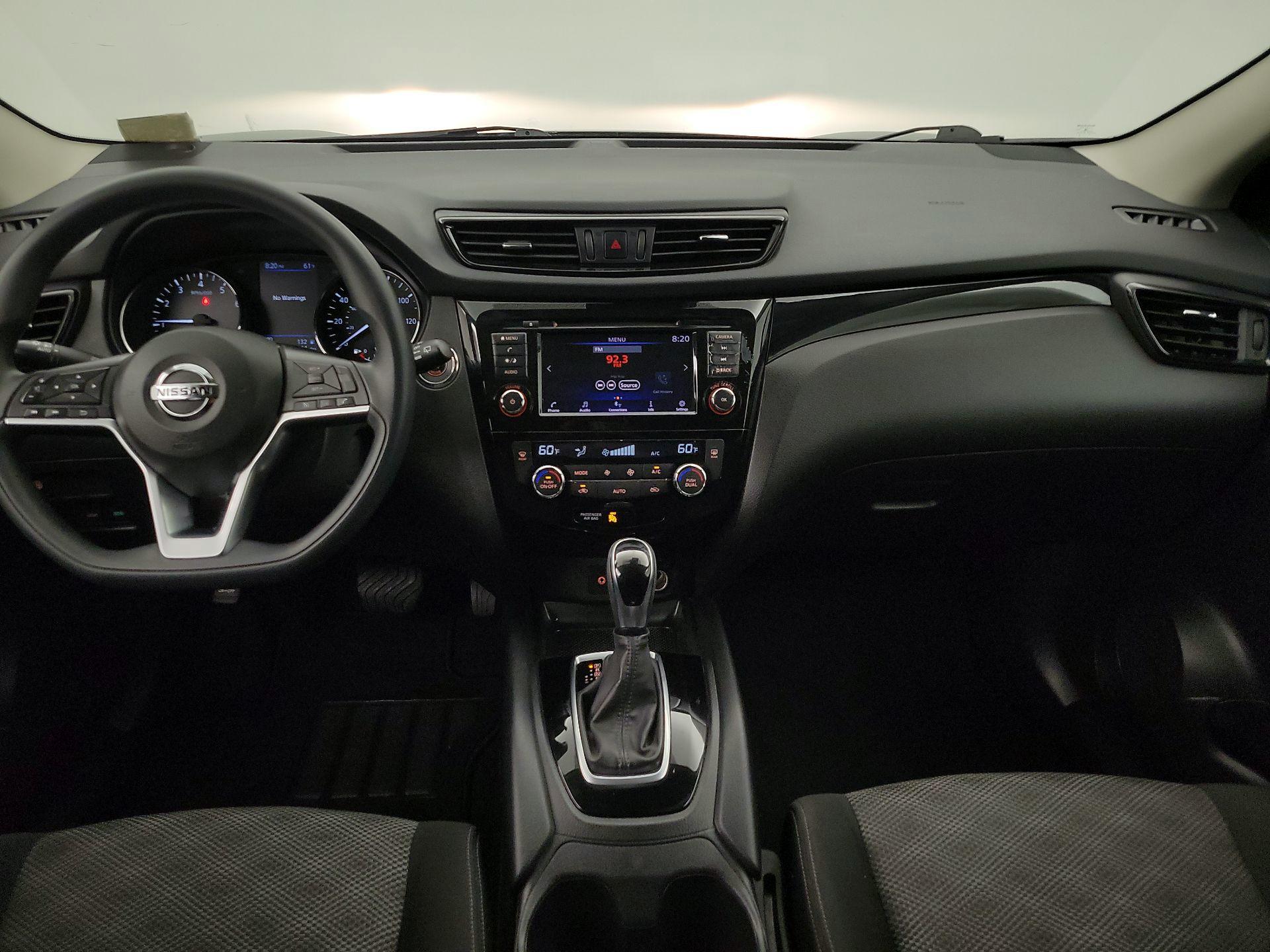 Thumbnail: 2020 Nissan Rogue Sport - 9