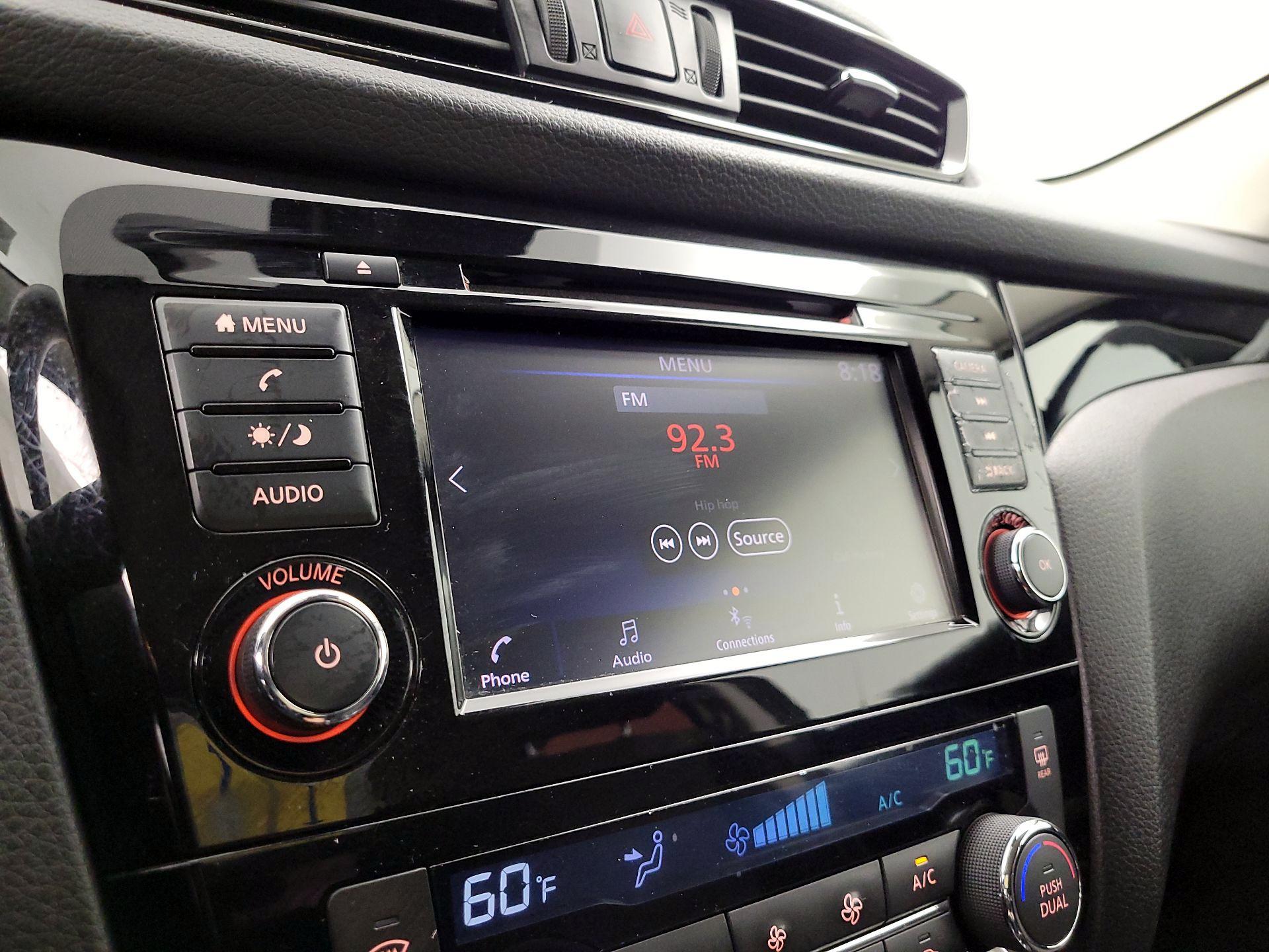 Thumbnail: 2020 Nissan Rogue Sport - 15