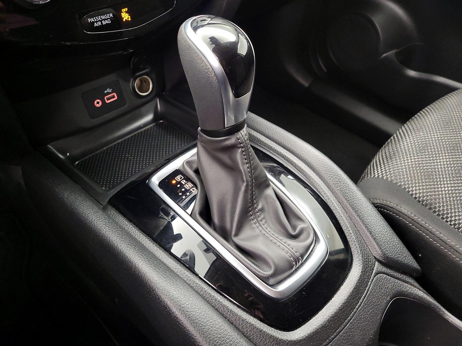 Thumbnail: 2020 Nissan Rogue Sport - 17