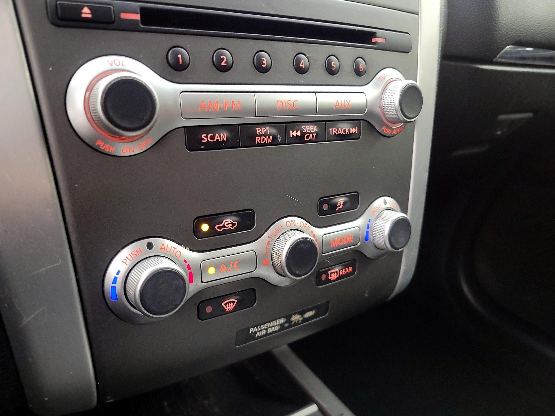 Thumbnail: 2013 Nissan Murano - 16