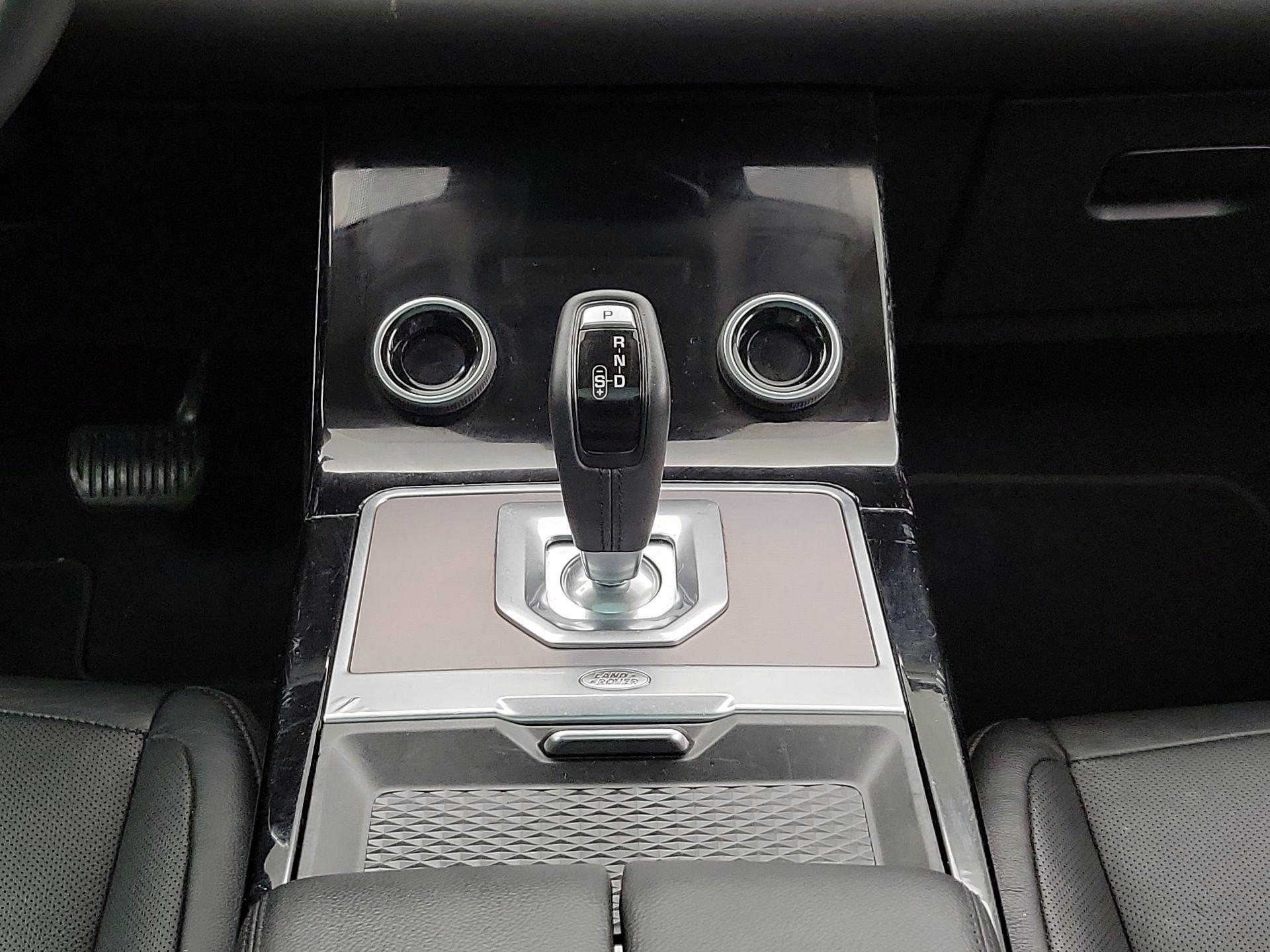 Thumbnail: 2020 Land Rover Range Rover Evoque - 17