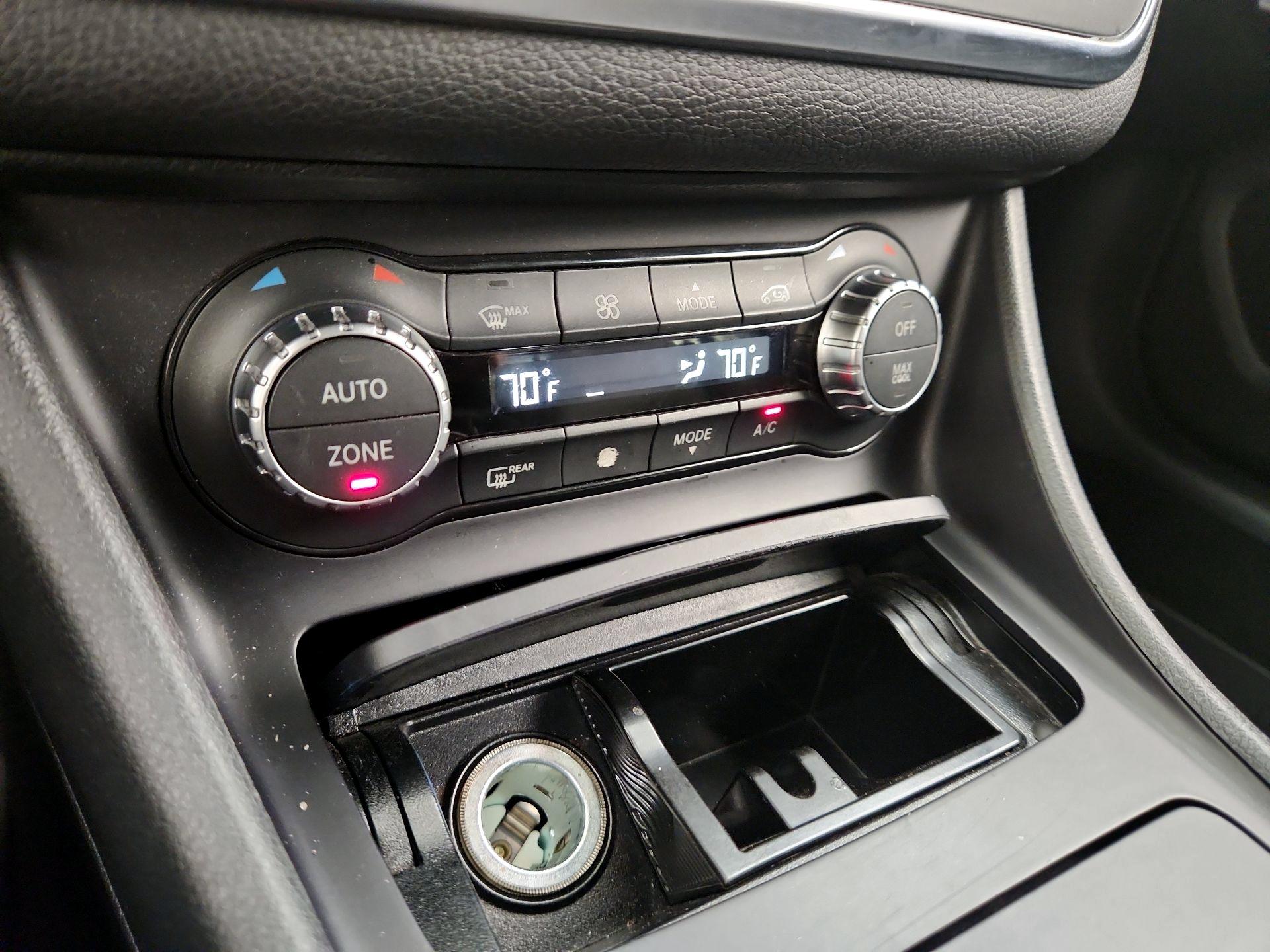 Thumbnail: 2015 Mercedes-Benz CLA - 16