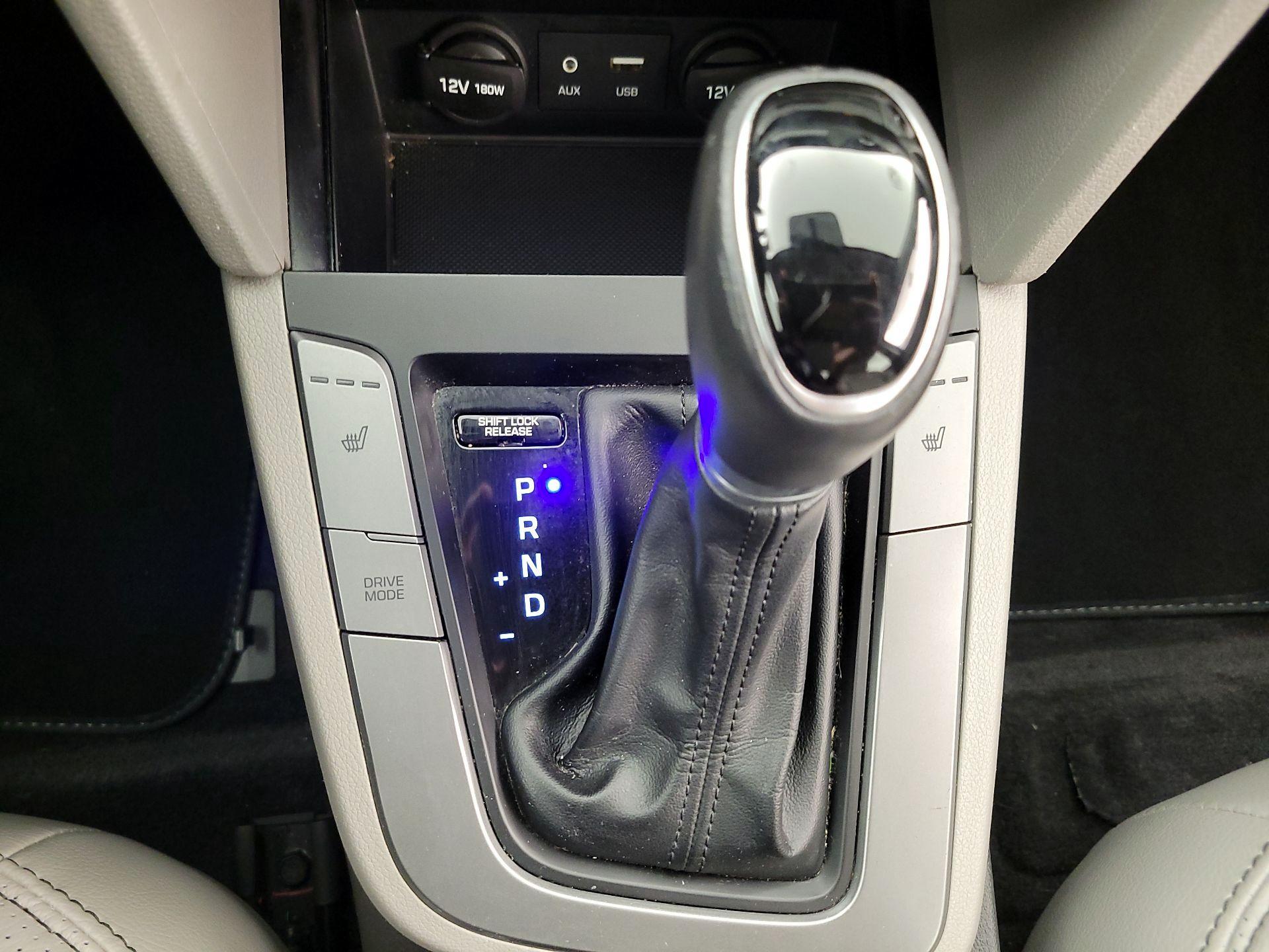 Thumbnail: 2017 Hyundai Elantra - 17