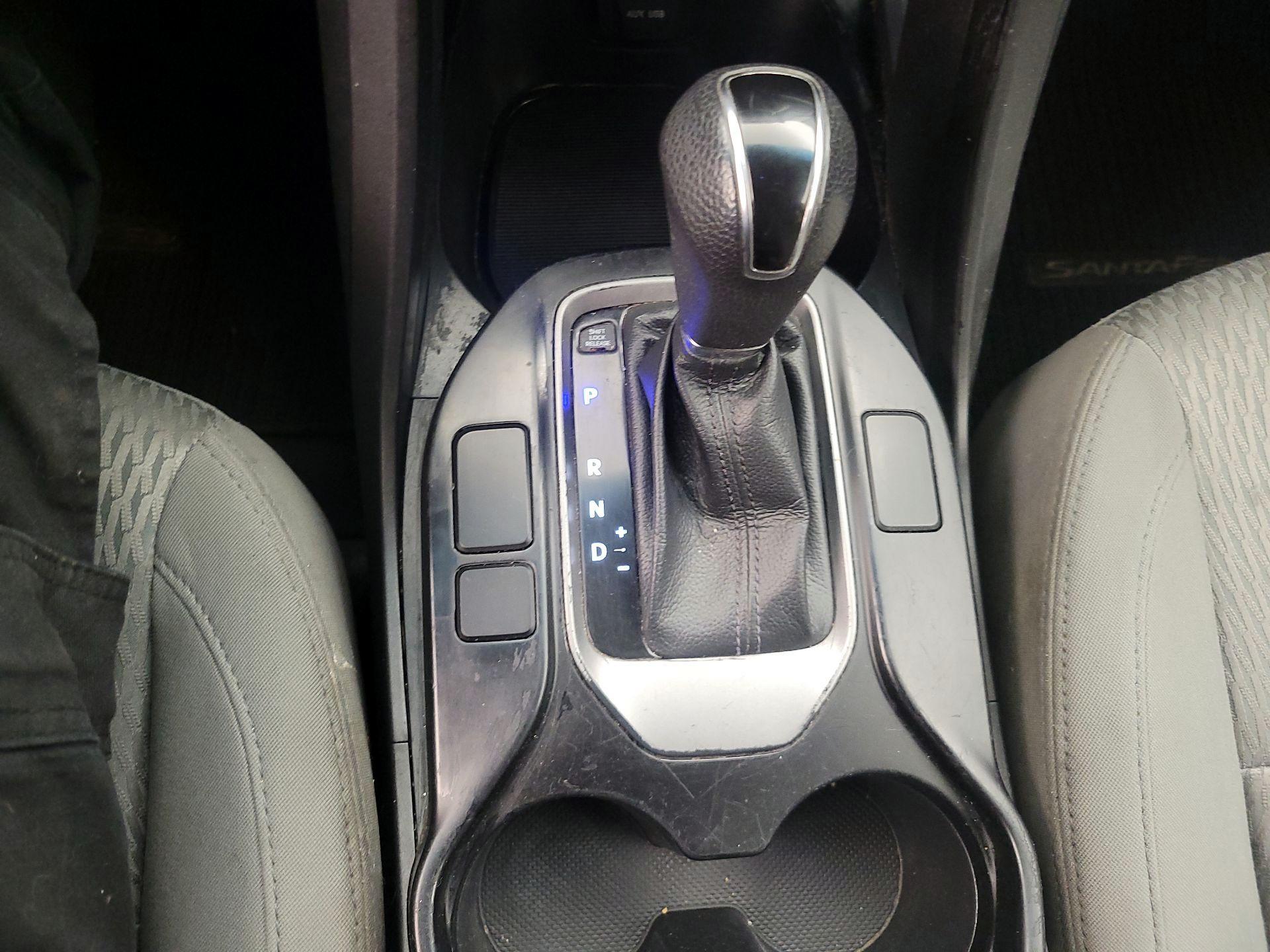 Thumbnail: 2015 Hyundai Santa Fe - 15