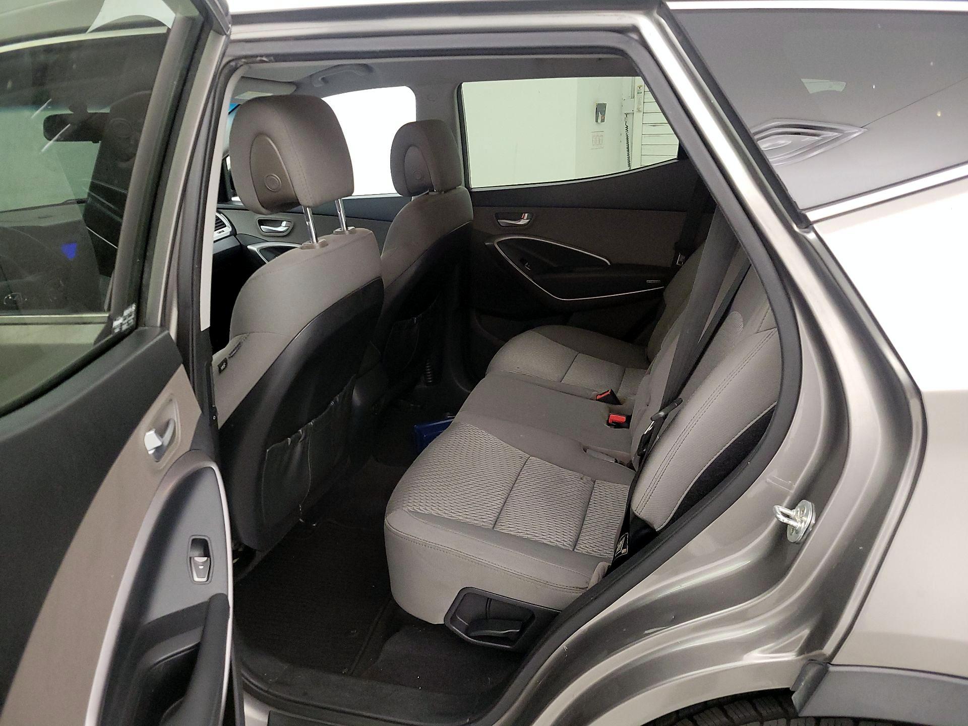 Thumbnail: 2015 Hyundai Santa Fe - 16