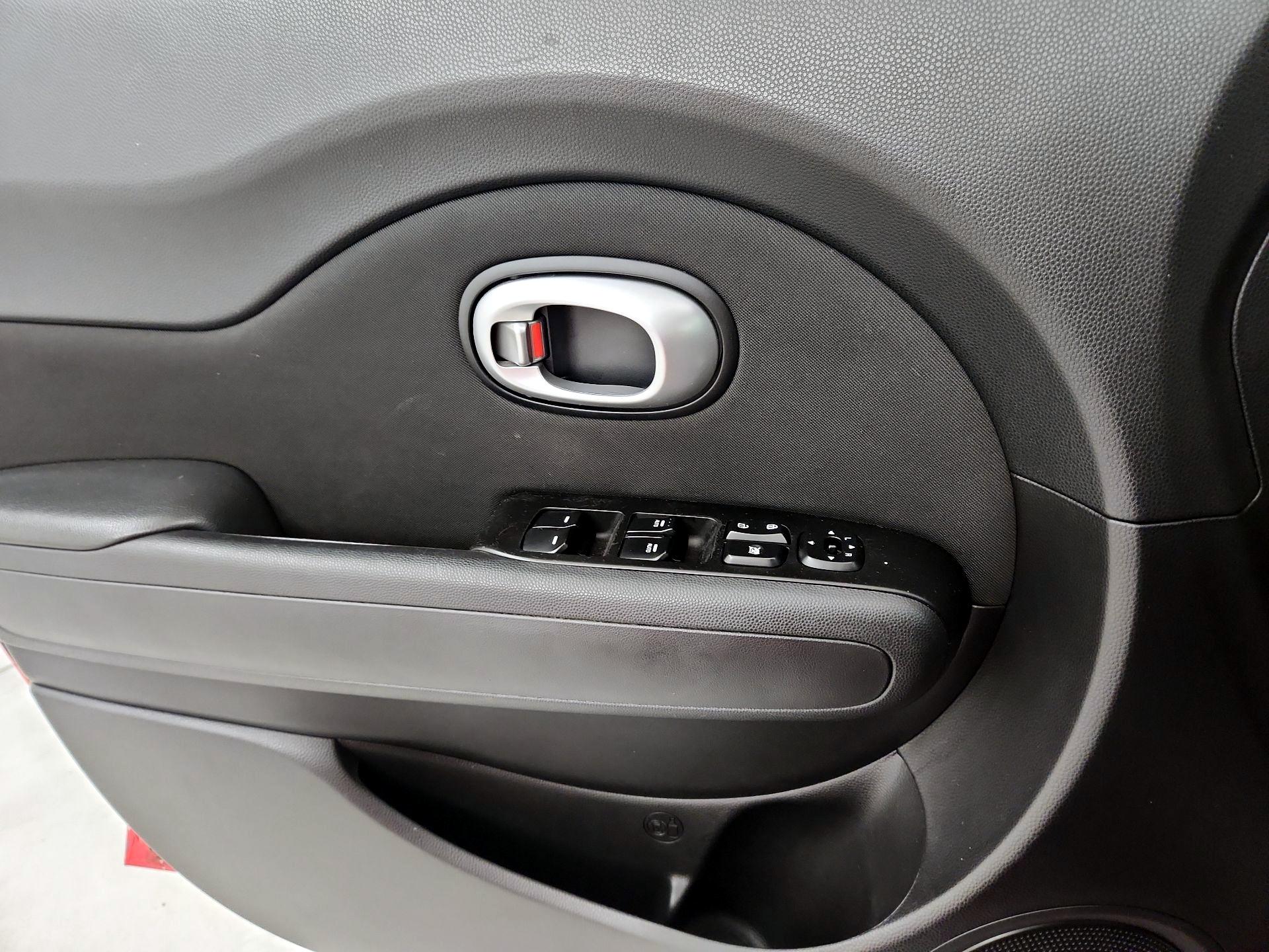 Thumbnail: 2014 Kia Soul - 12