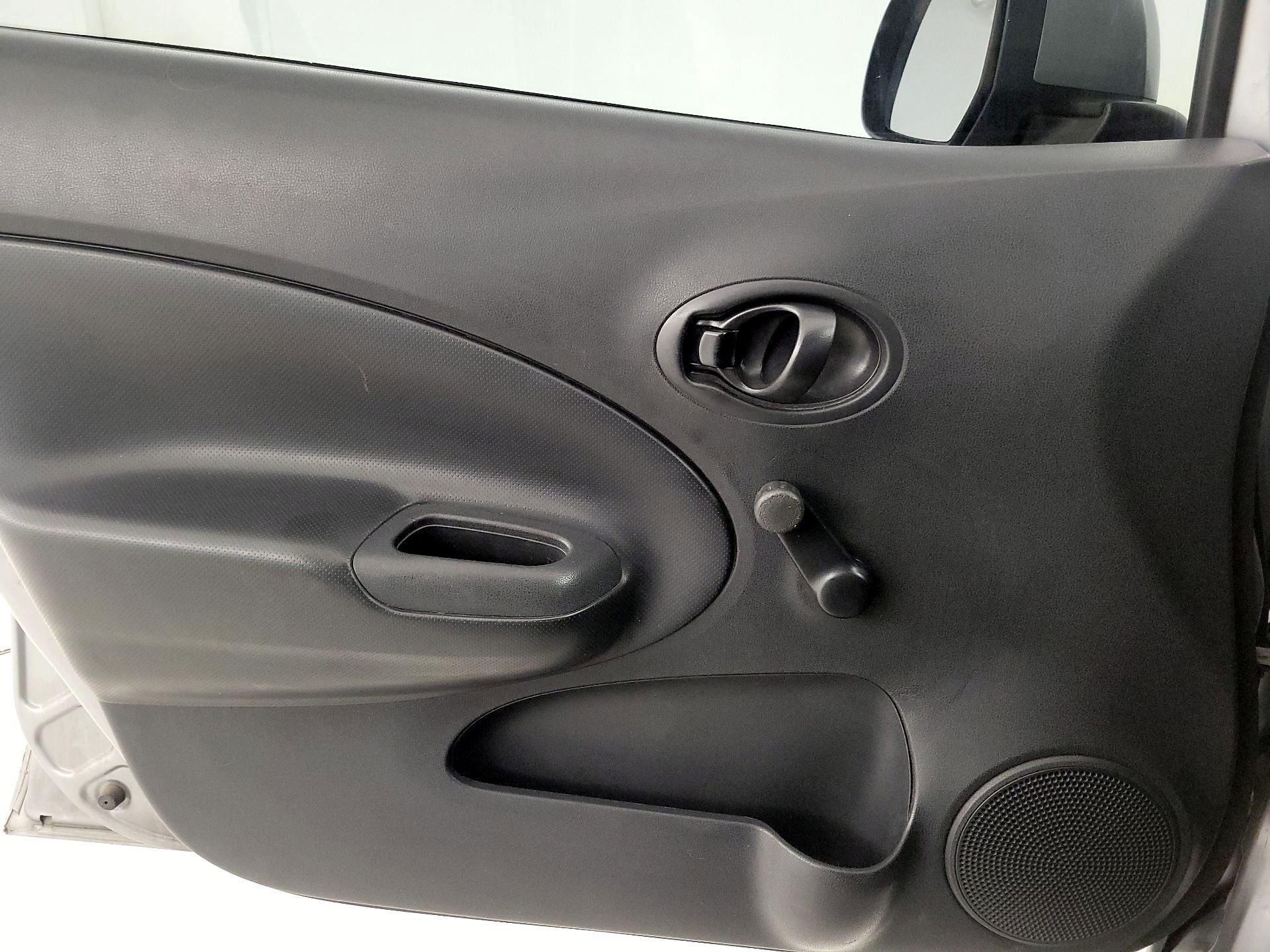 Thumbnail: 2014 Nissan Versa Note - 12