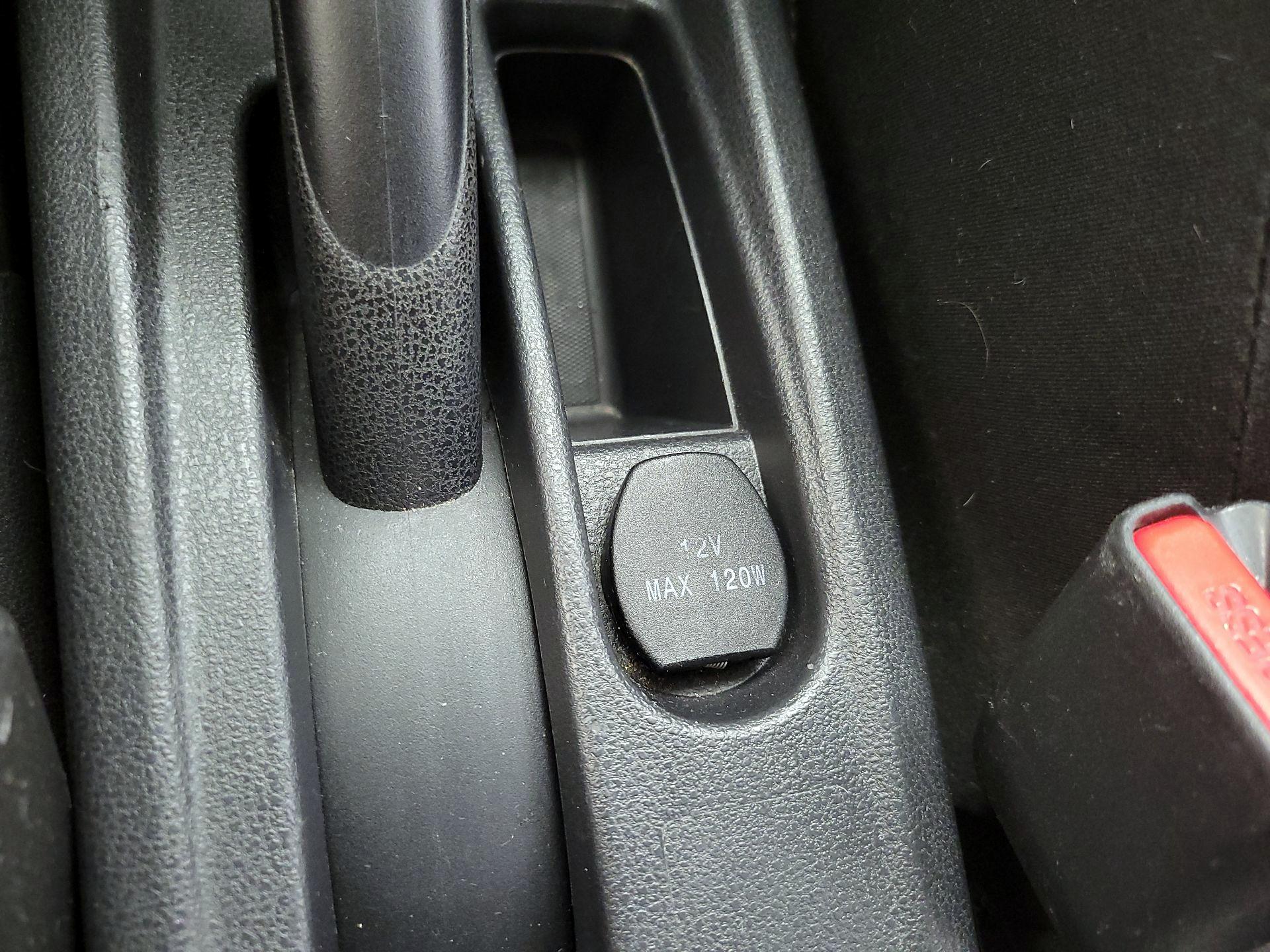 Thumbnail: 2014 Nissan Versa Note - 17