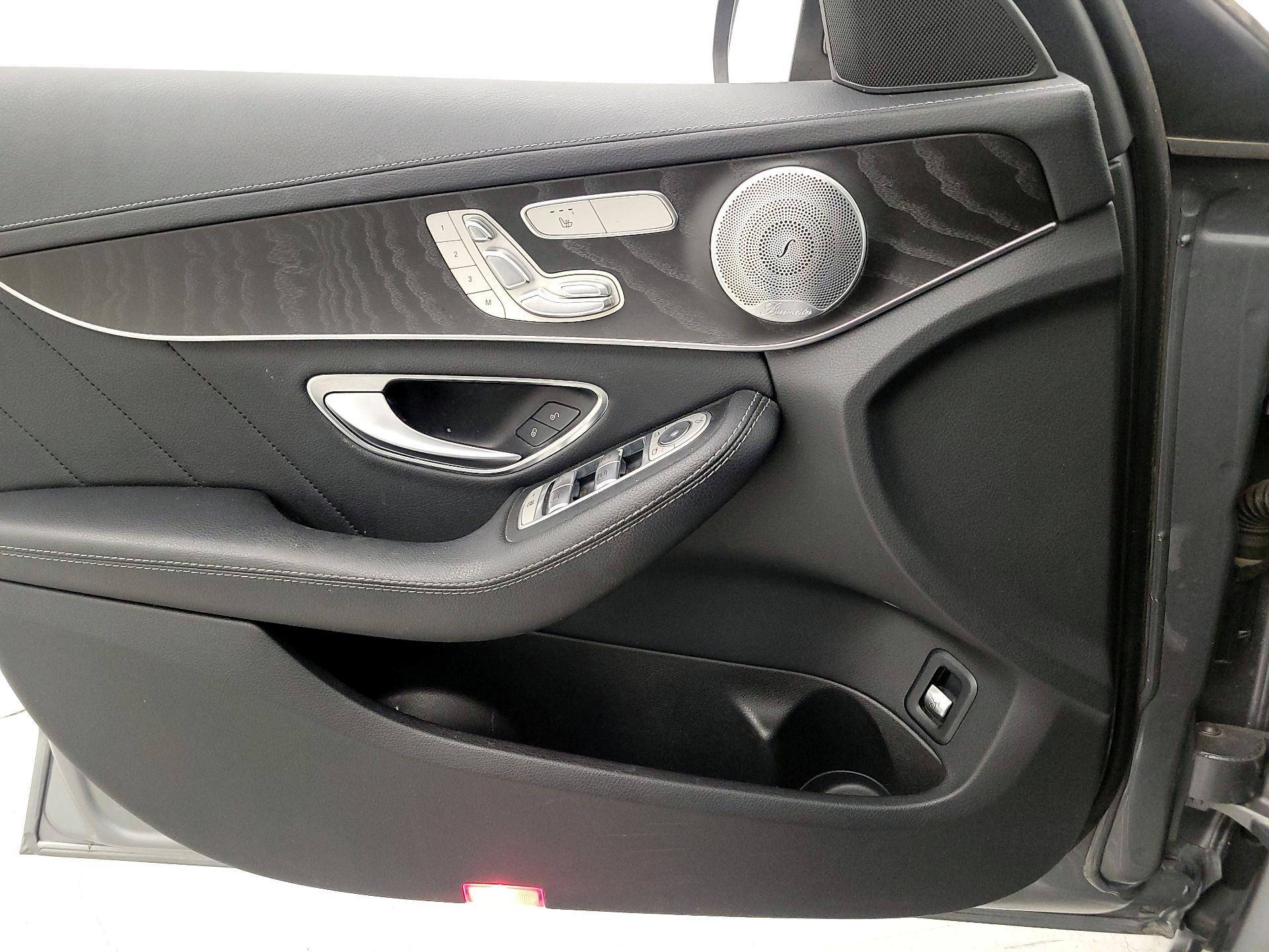 Thumbnail: 2016 Mercedes-Benz C-Class - 12