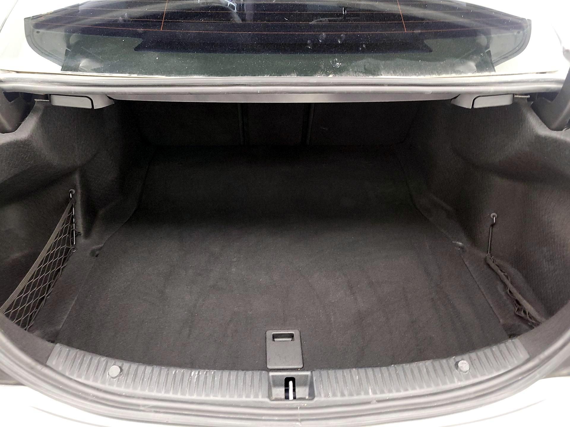 Thumbnail: 2016 Mercedes-Benz C-Class - 20