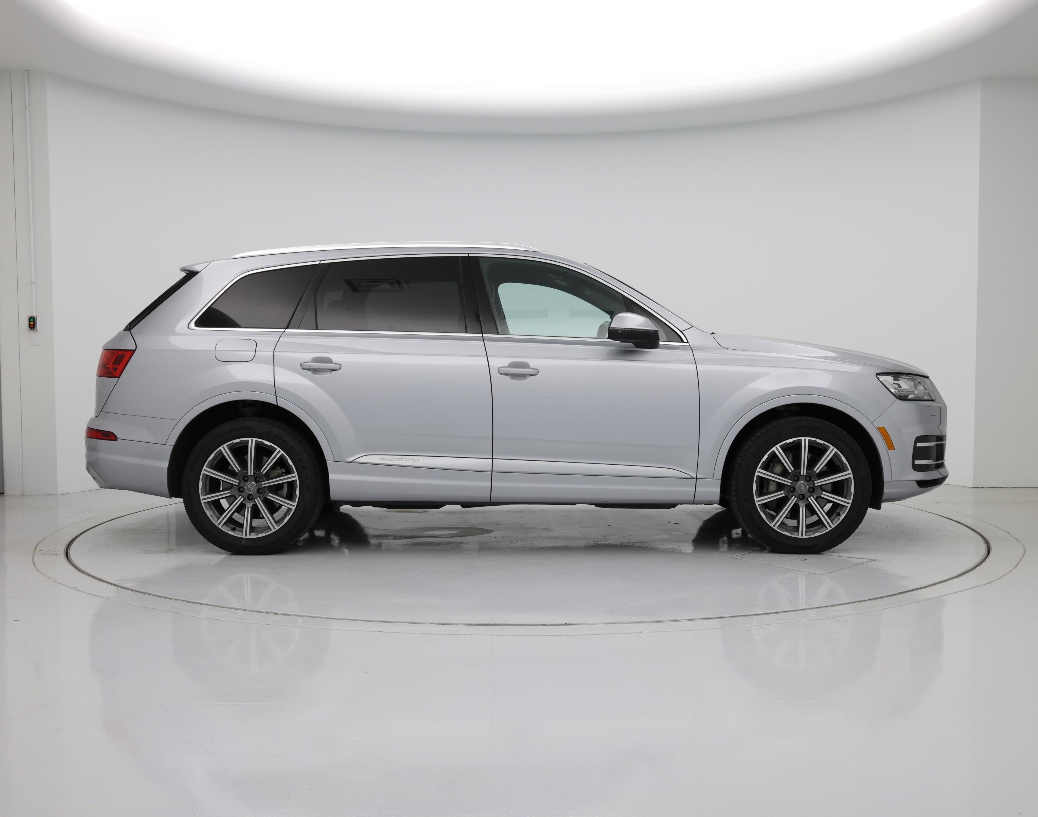 Thumbnail: 2019 Audi Q7 - 7