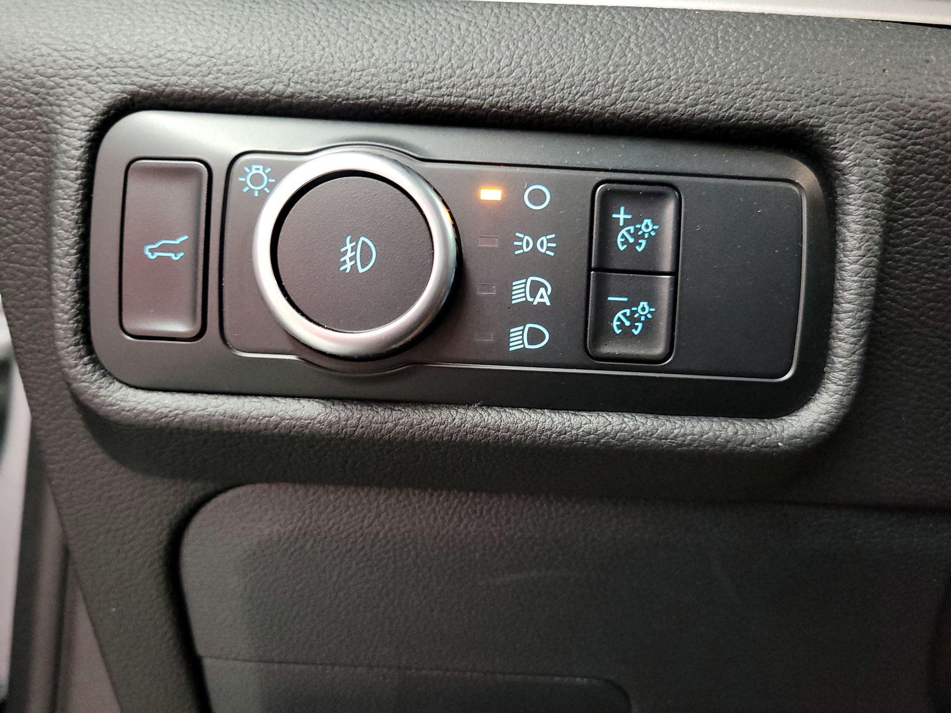 Thumbnail: 2023 Ford Explorer - 13