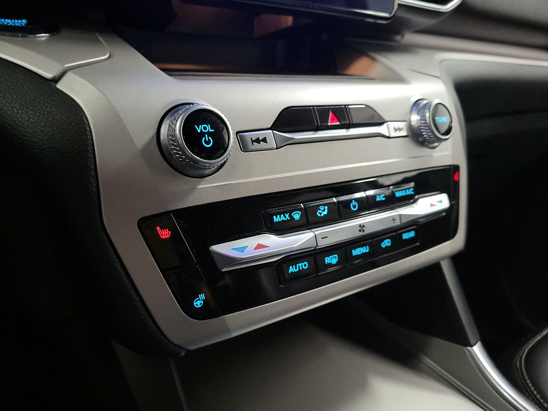 Thumbnail: 2023 Ford Explorer - 16