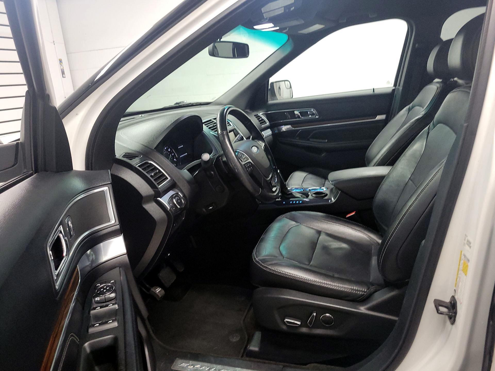 Thumbnail: 2016 Ford Explorer - 11