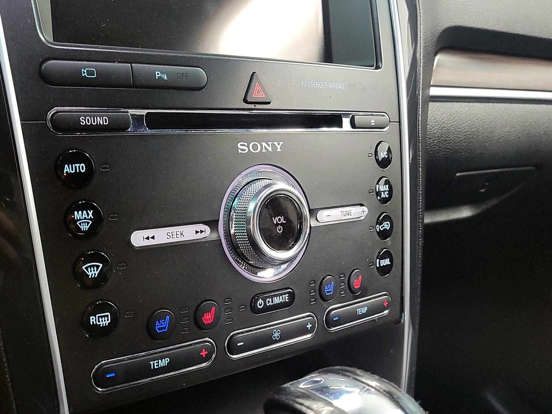Thumbnail: 2016 Ford Explorer - 16