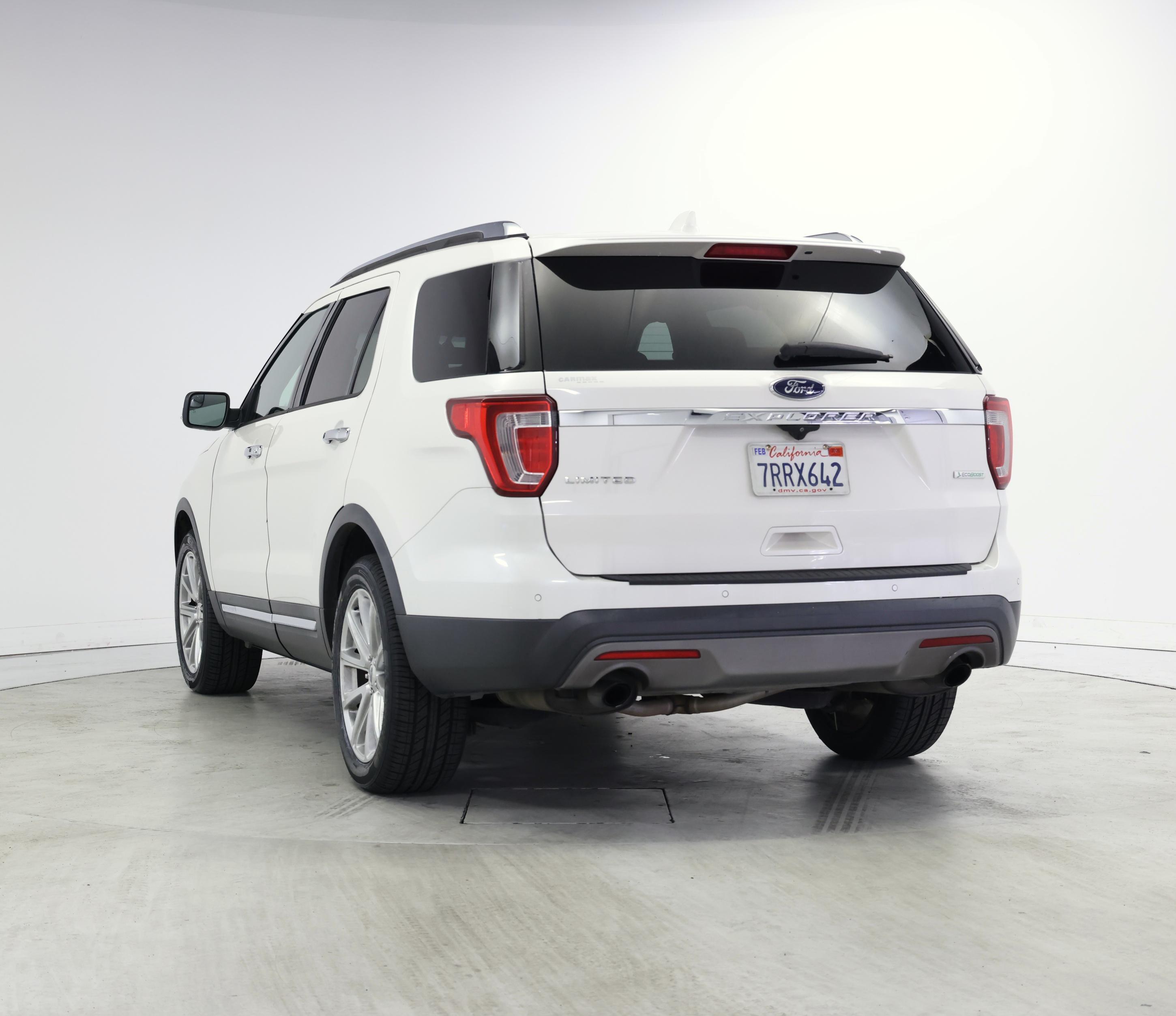 Thumbnail: 2016 Ford Explorer - 2