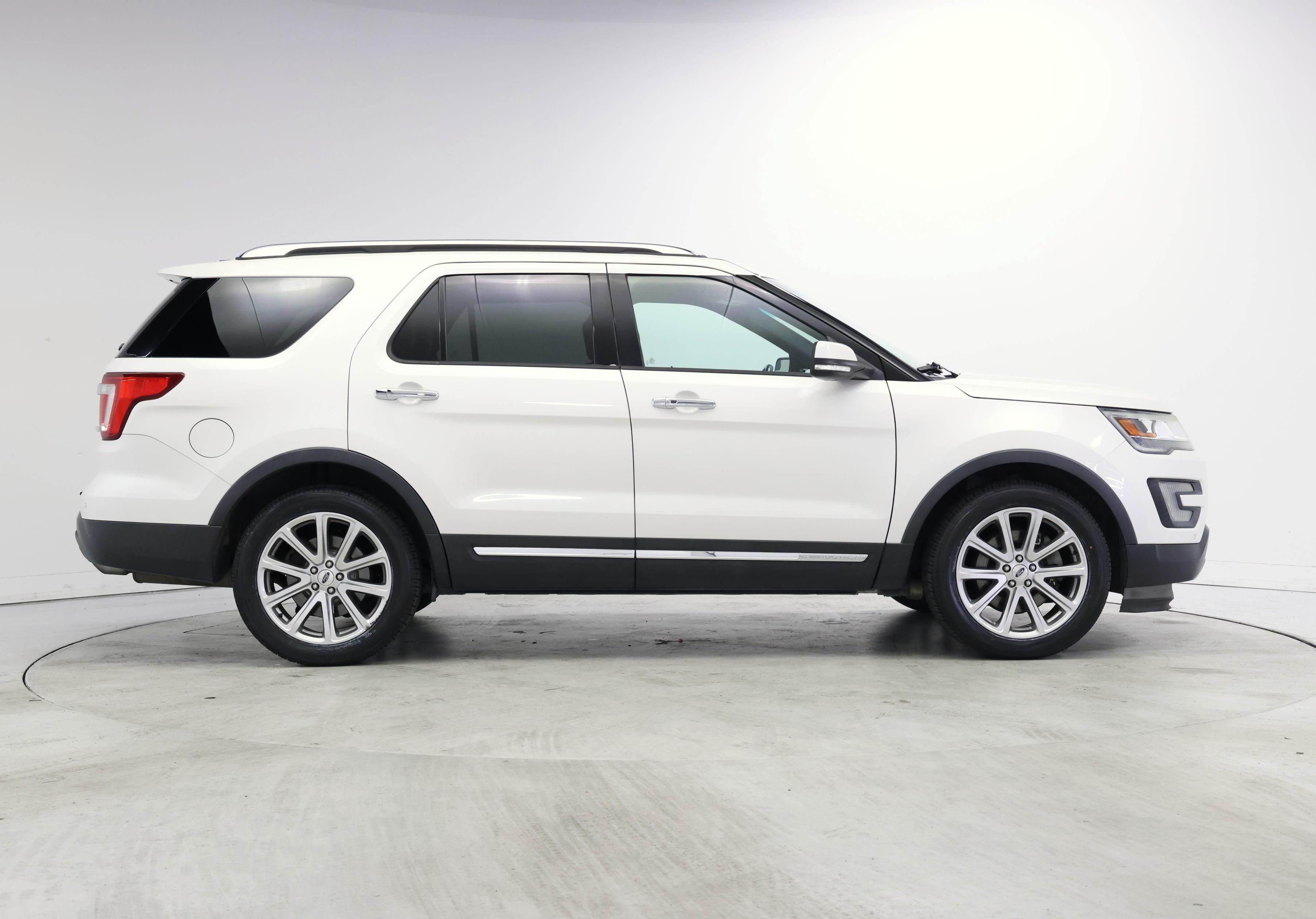 Thumbnail: 2016 Ford Explorer - 7